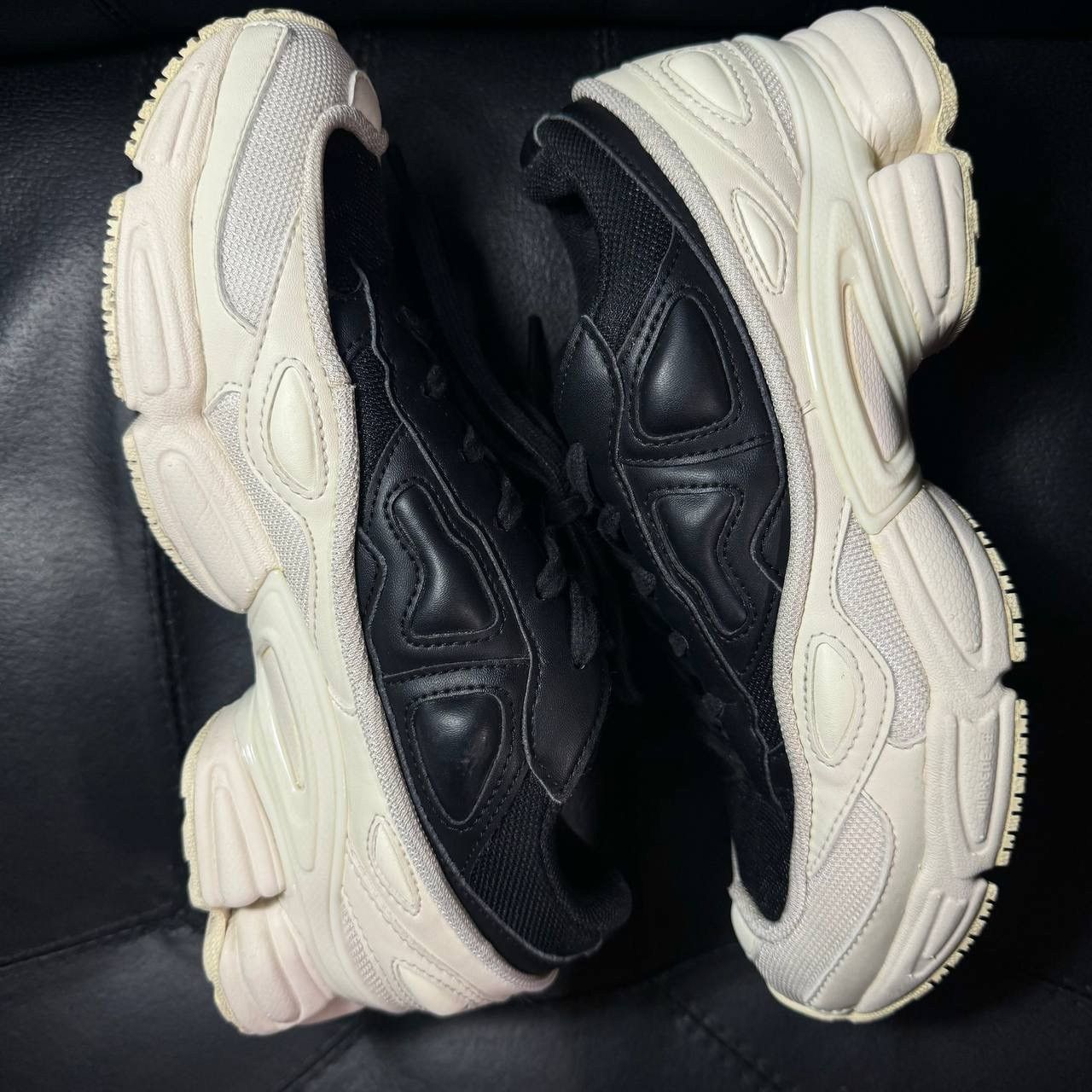 Adidas × Raf Simons 6us sneakers Adidas Raf Simons Ozweego Cream White Size US 6 / EU 39 - 4 Thumbnail