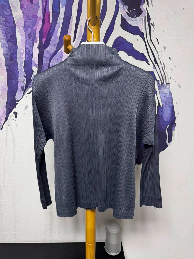 Issey Miyake Issey Miyake size:3 Grey pleated coat Size S / US 4 / IT 40 - 2 Thumbnail