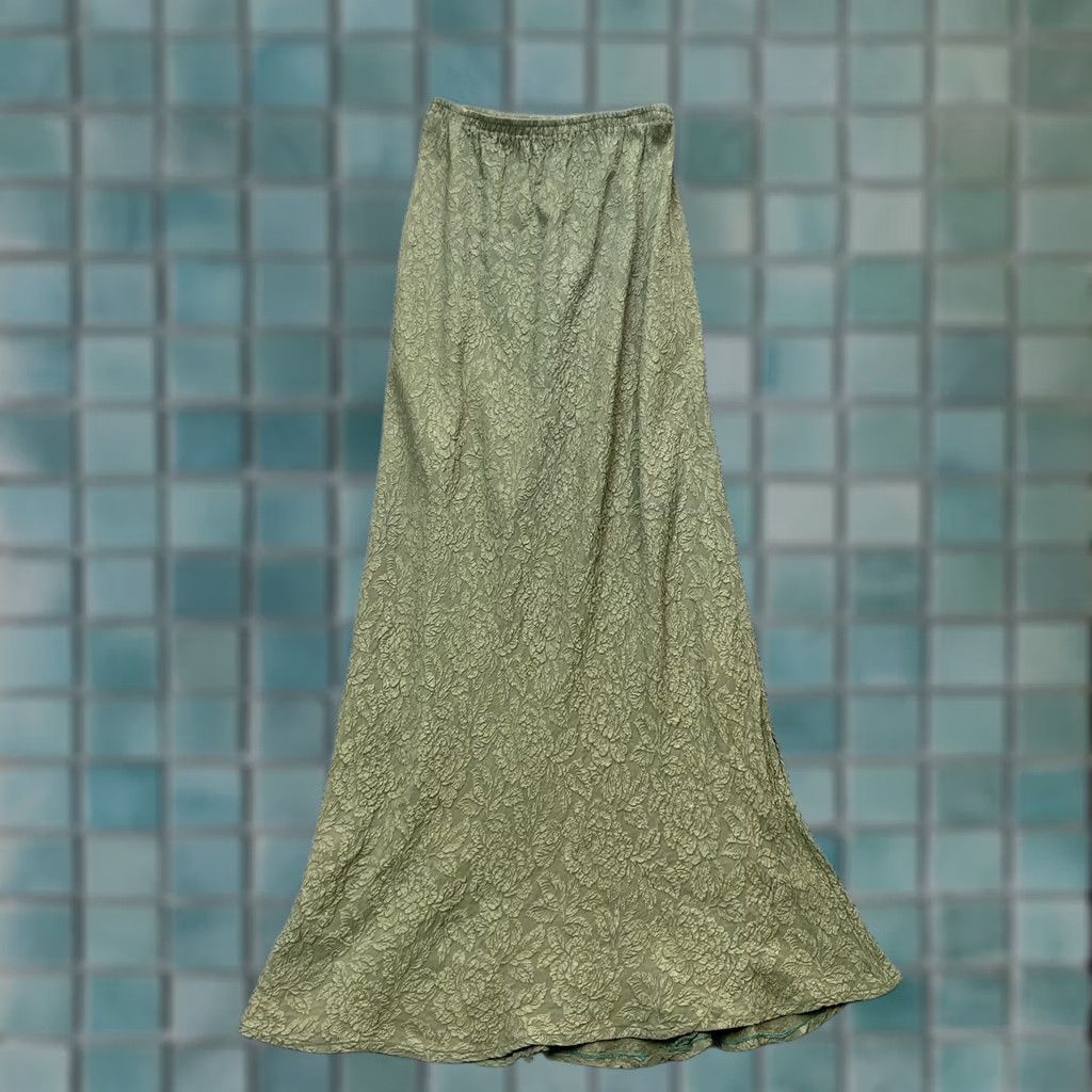 Vintage VINTAGE URU Skirt Womens S Green Maxi Floral Textured Front Slit Cottagecore Skirt City Retro Size 28" / US 6 / IT 42 - 1 Thumbnail
