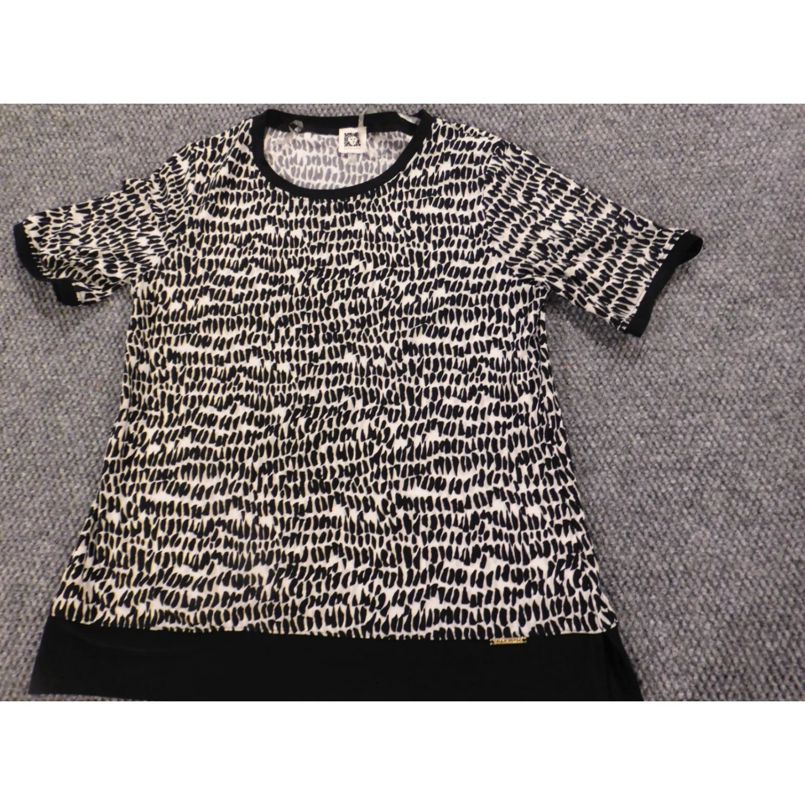 Anne Klein Anne Klein Shirt Womens S Black Stretch Pullover Blouse Short Sleeve Crew Neck Casual Regular Polyester Down Button Vintage No Size S / US 4 / IT 40 - 3 Thumbnail