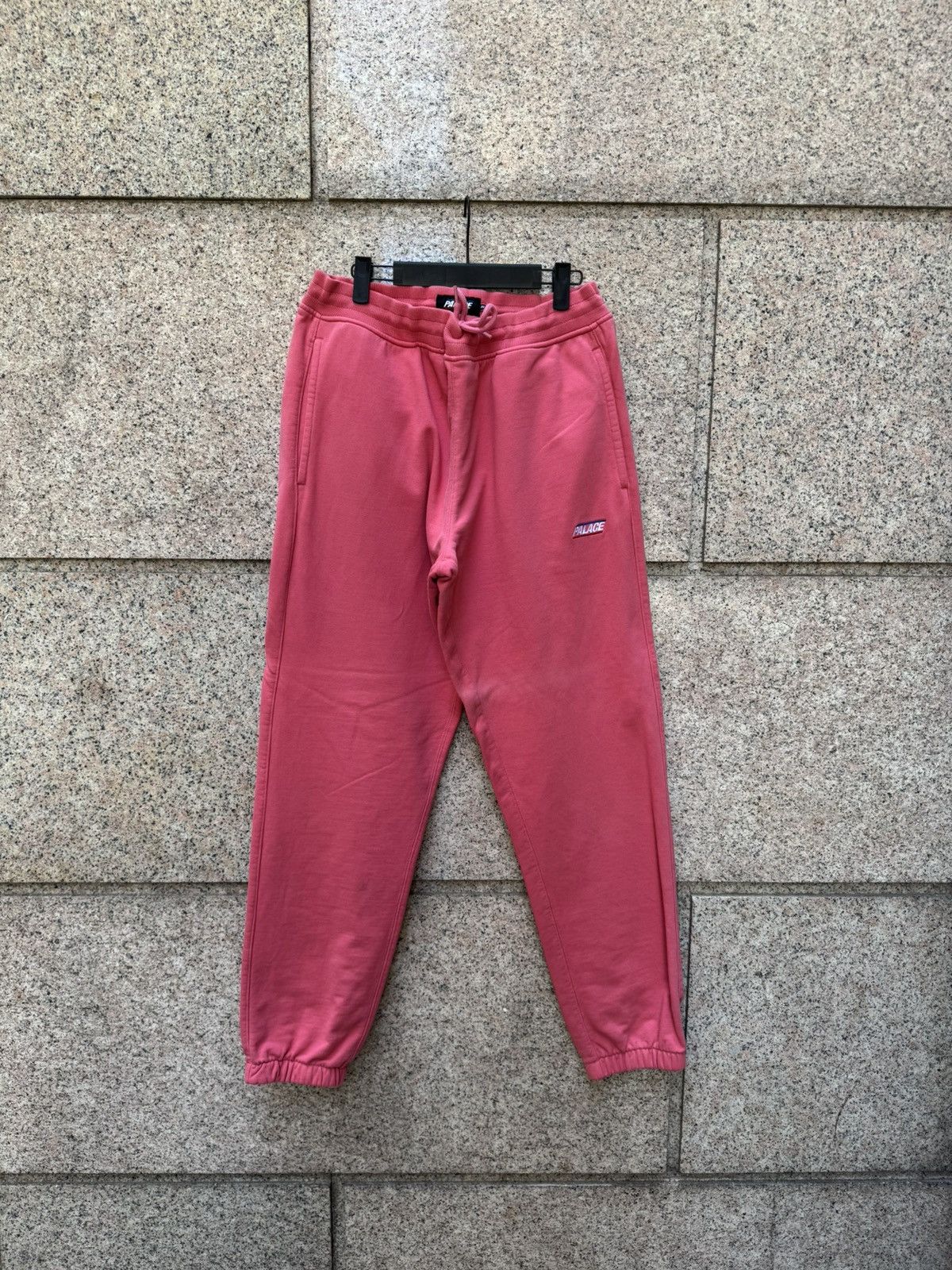 Palace Palace jogger basically pink xl Size US 40 / EU 56 - 1 Thumbnail