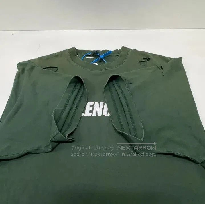 Balenciaga Balenciaga SS22 Destroyed Green Graphic T. Size US S / EU 44-46 / 1 - 3 Thumbnail