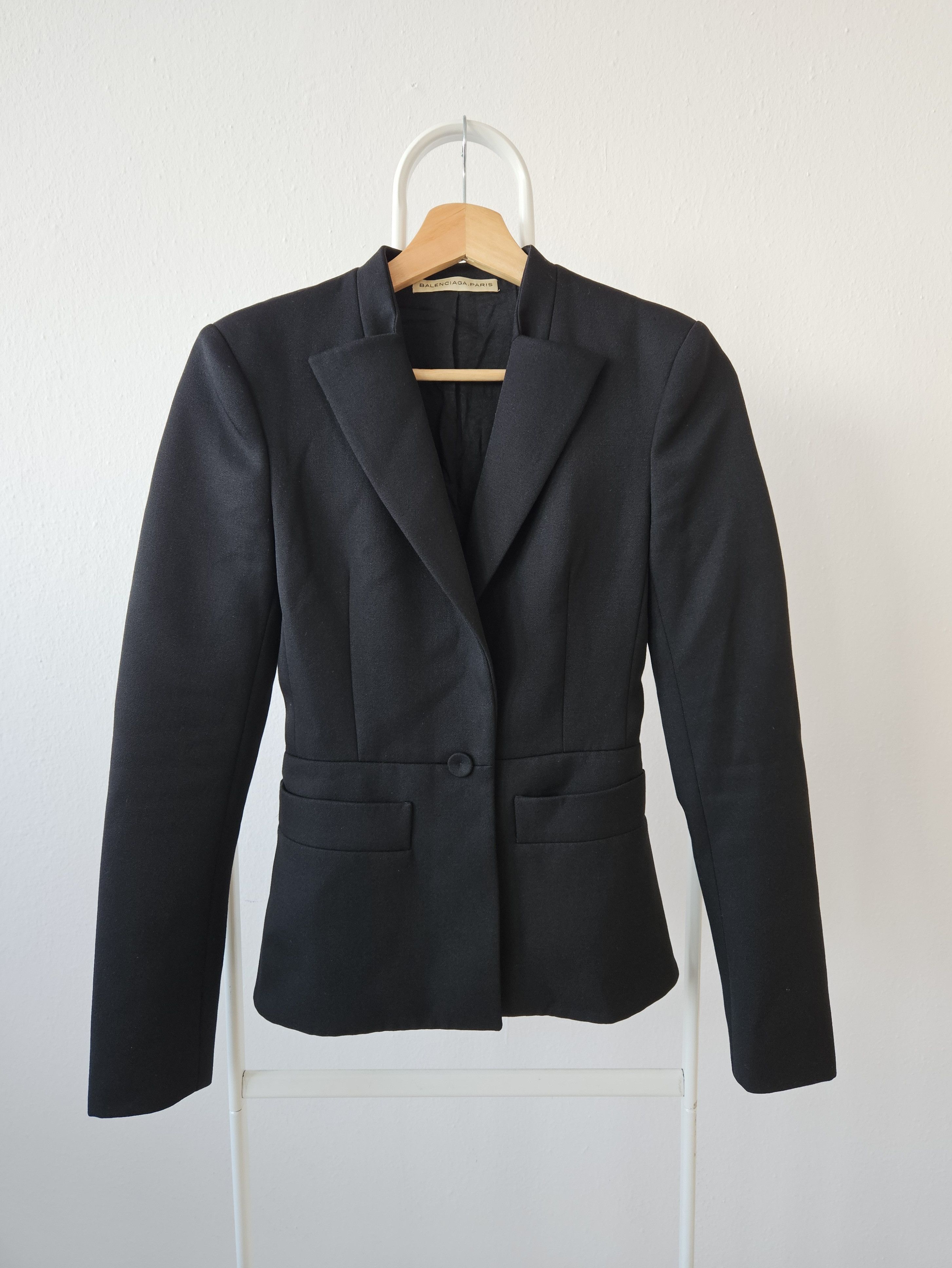 Balenciaga 2009 Balenciaga blazer with padded shoulders Size XS / US 0-2 / IT 36-38 - 1 Thumbnail