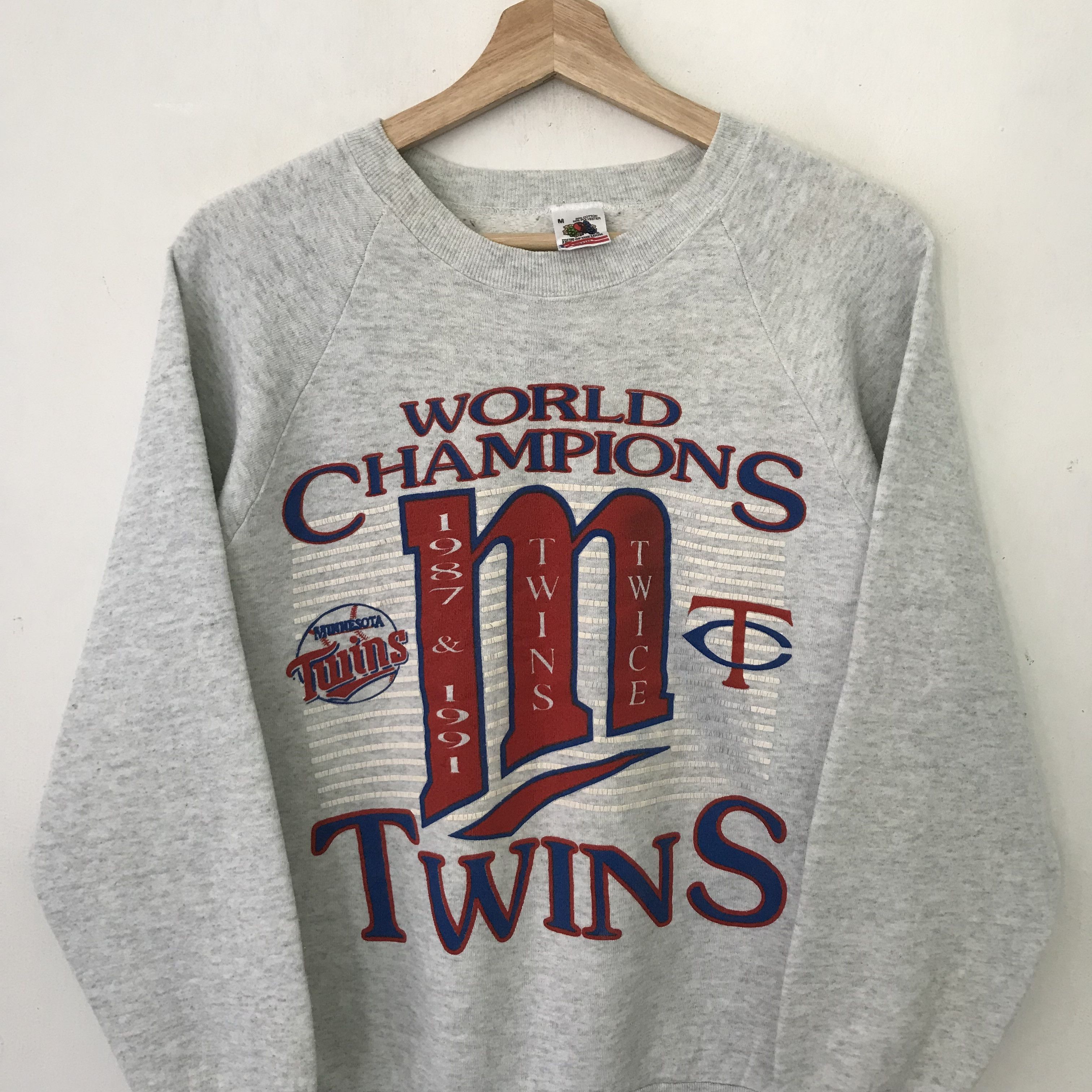 Fruit Of The Loom Vintage 90’s Minnesota Twins Gray Sweatshirt - 239 Size US S / EU 44-46 / 1 - 3 Thumbnail