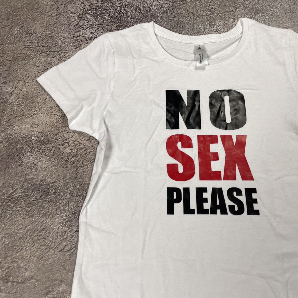 Vintage Vintage Y2K Graphic Tee Funny Slogan Print Streetwear Boxy S Size US S / EU 44-46 / 1 - 3 Thumbnail