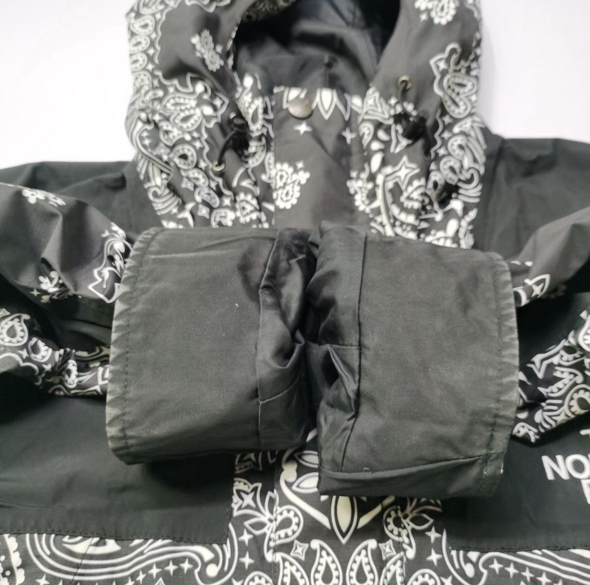 Supreme × The North Face Supreme x The North Face Bandana Mountain Jacket Size US L / EU 52-54 / 3 - 10 Thumbnail