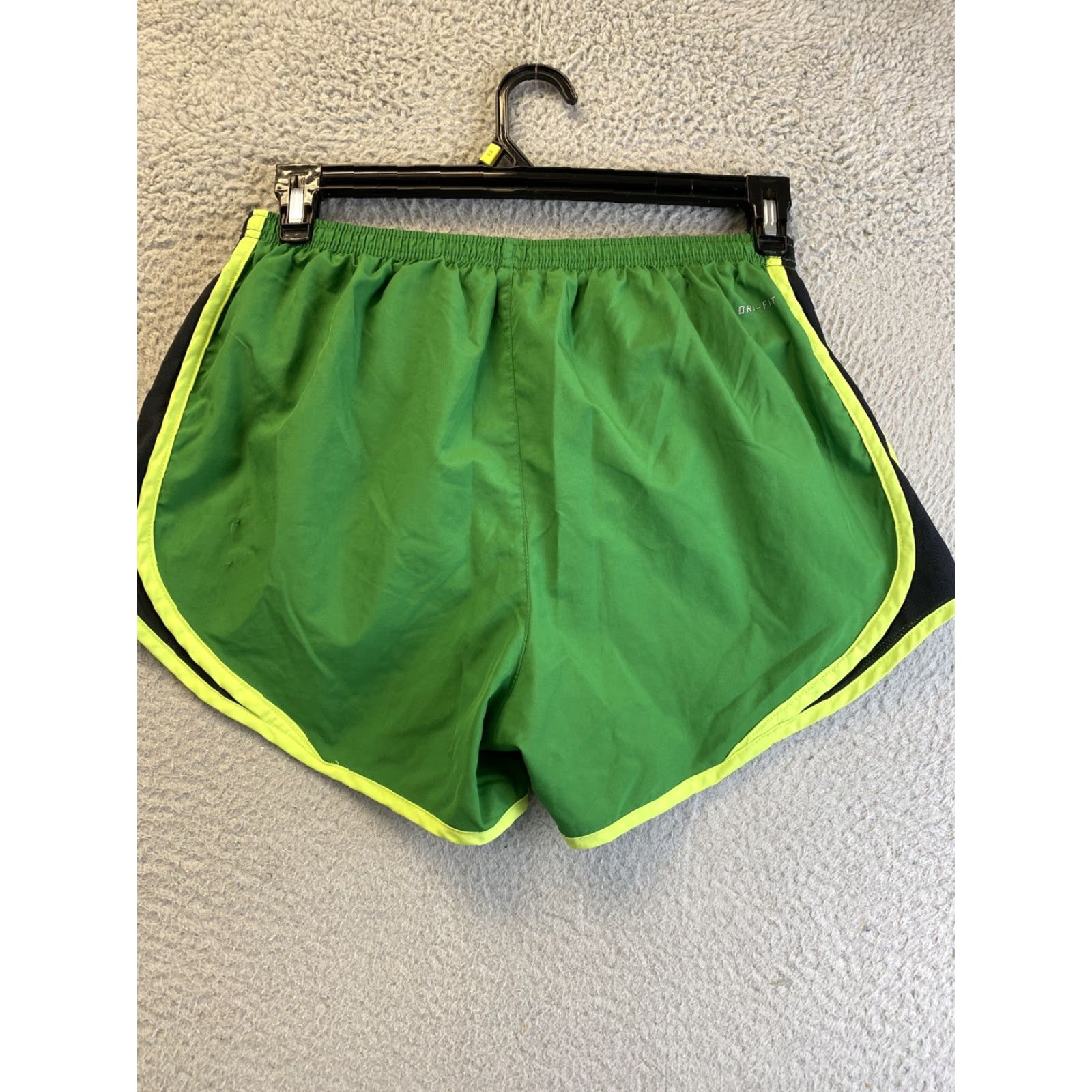 Nike Nike Shorts Womens L Green Athletic Elastic Waist 18Y Drawstring Lined /100-15 Size 36" / US 14 / IT 50 - 5 Thumbnail