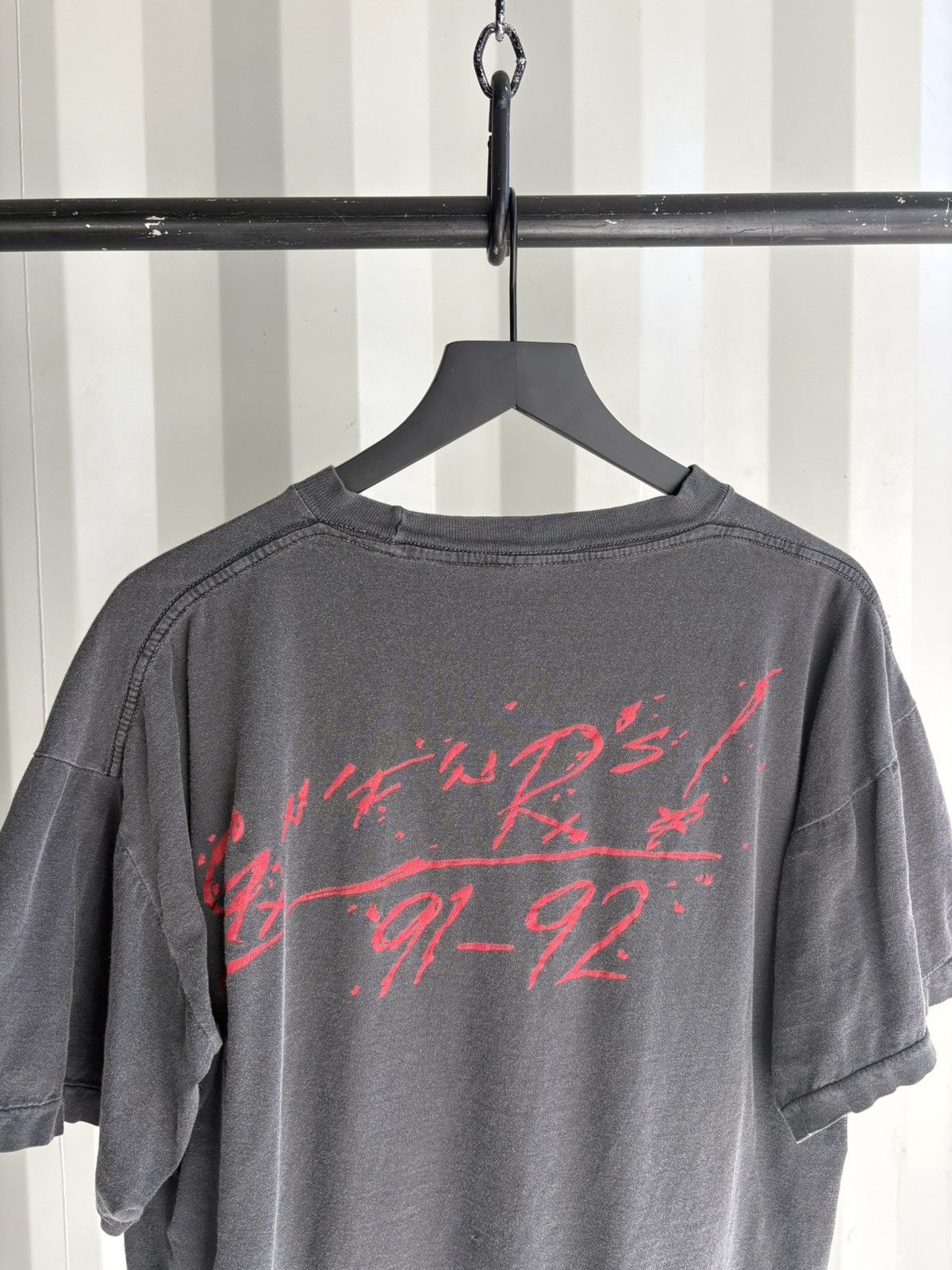 Band Tees Vintage Guns N Roses Thrashed Faded Distressed GRUNGE Shirt Size US L / EU 52-54 / 3 - 4 Thumbnail