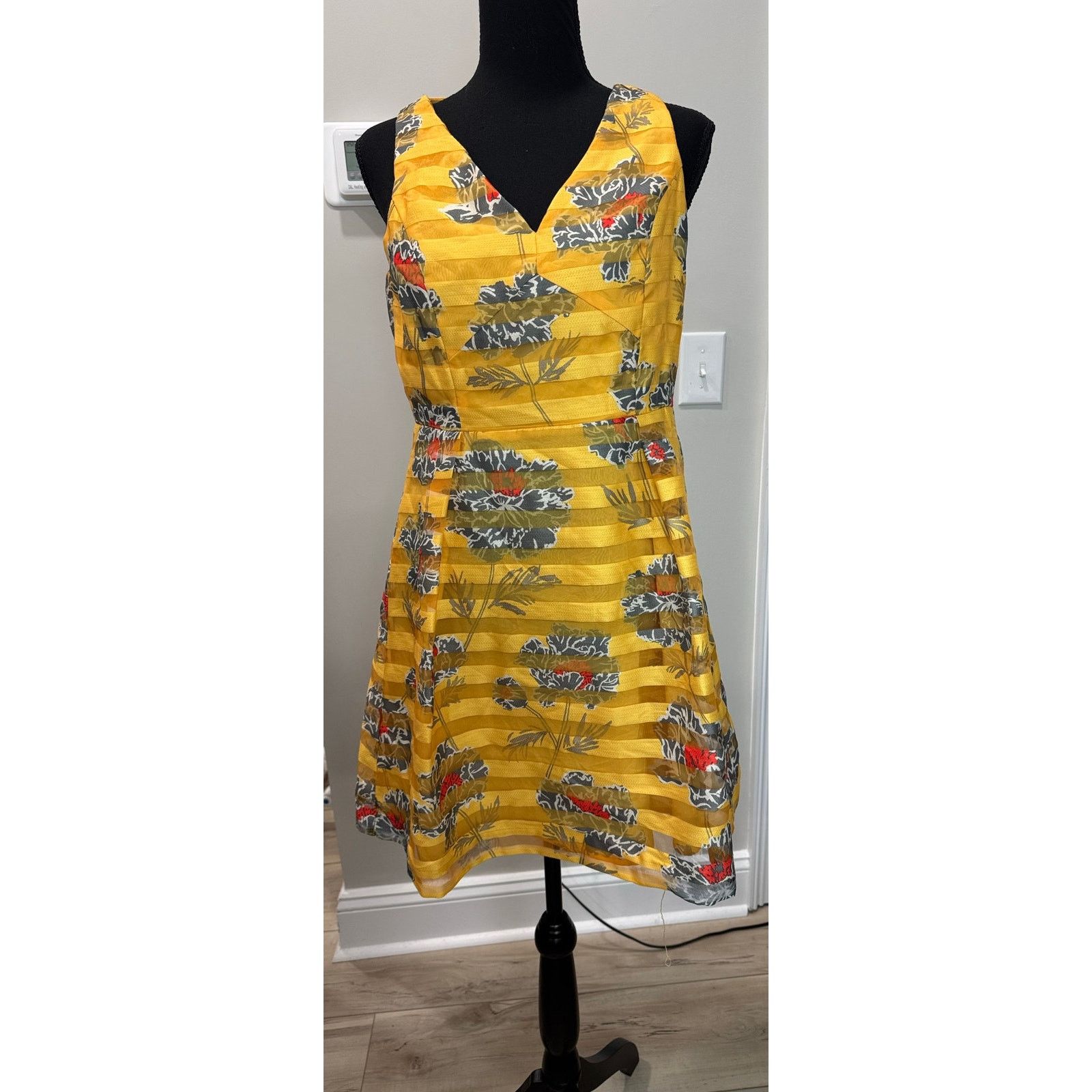 Banana Republic Floral Print Banana Republic Dress Spring Yellow Sheer 6P Size M / US 6-8 / IT 42-44 - 3 Thumbnail