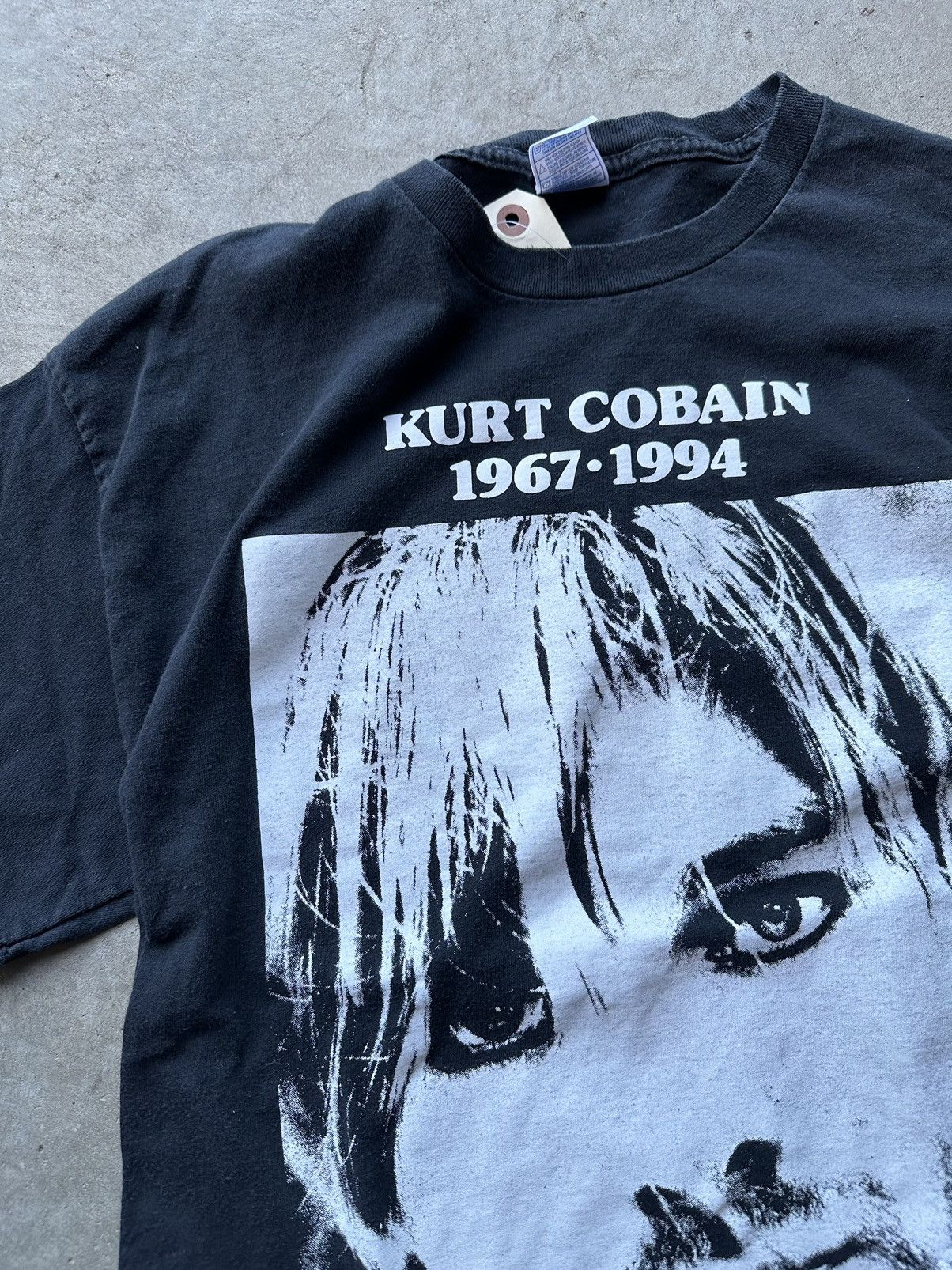 Vintage Very Rare Kurt Cobain Memorial Tee Size US L / EU 52-54 / 3 - 2 Thumbnail