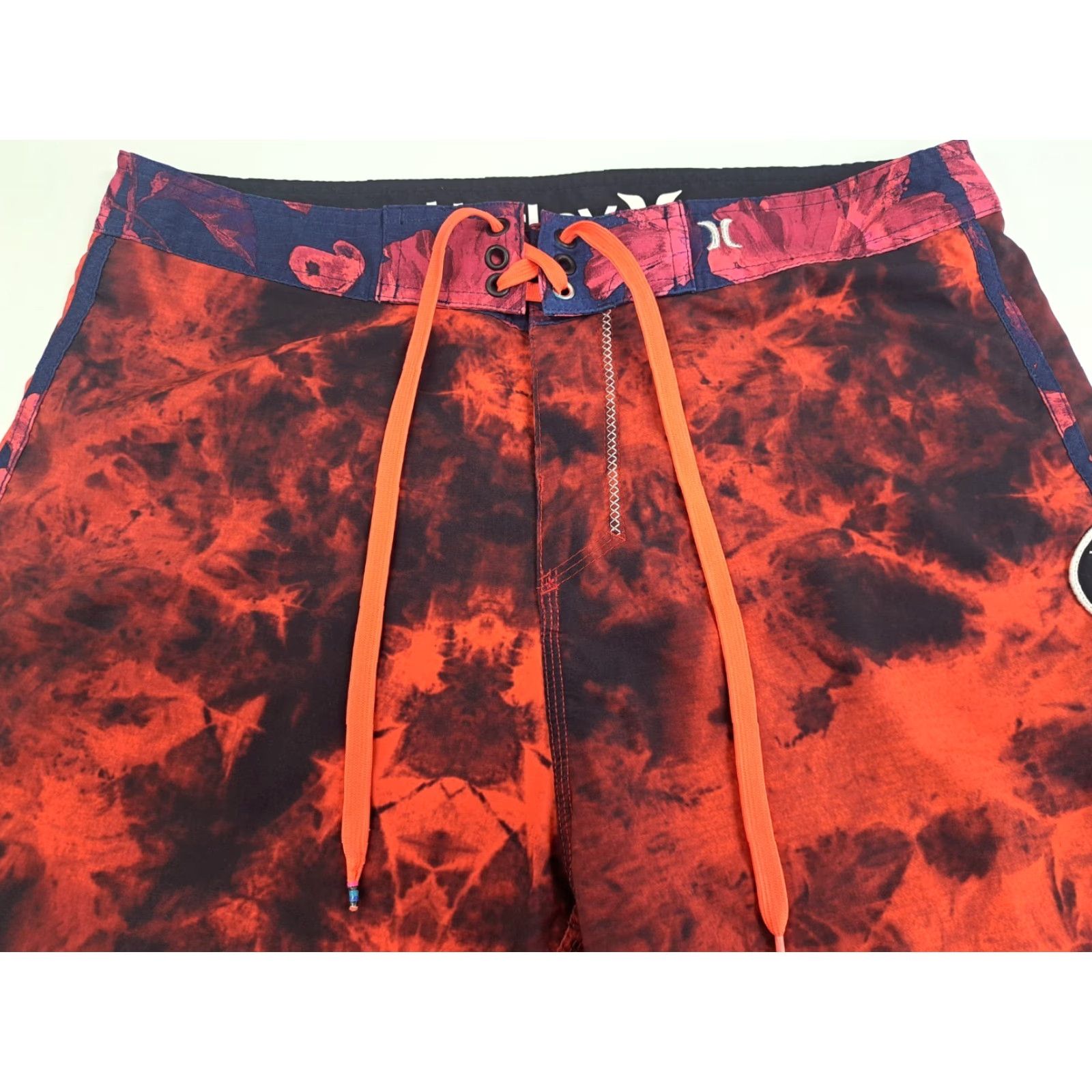 Hurley Hurley Phantom Board Shorts Men 32 Red/Black Polyester Drawstring Back Pocket Lightweight Beach 90s Theme Lifeguard Surfing Recreational Size US 32 / EU 48 - 5 Thumbnail