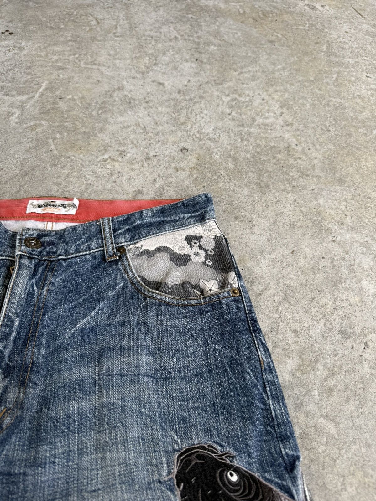Karakuri Tamashii Karakuri Tamashii Embroidered Multipocket Distressed Size US 31 - 14 Thumbnail