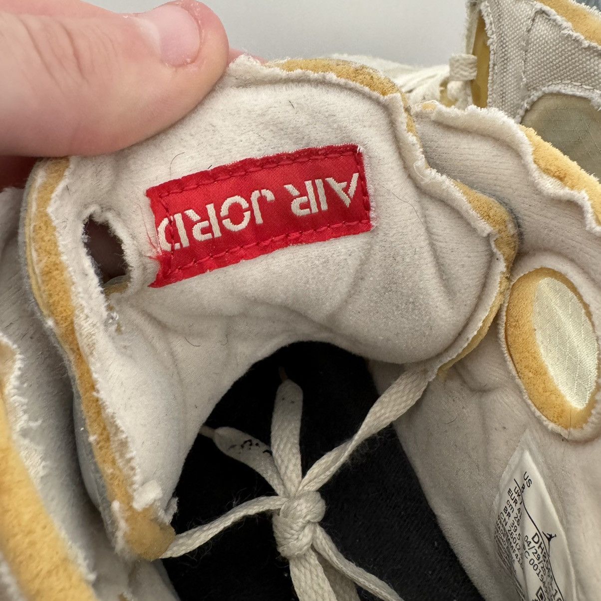 Jordan Brand × Off-White Air Jordan 5 Off White Sail Size US 8 / EU 41 - 8 Thumbnail