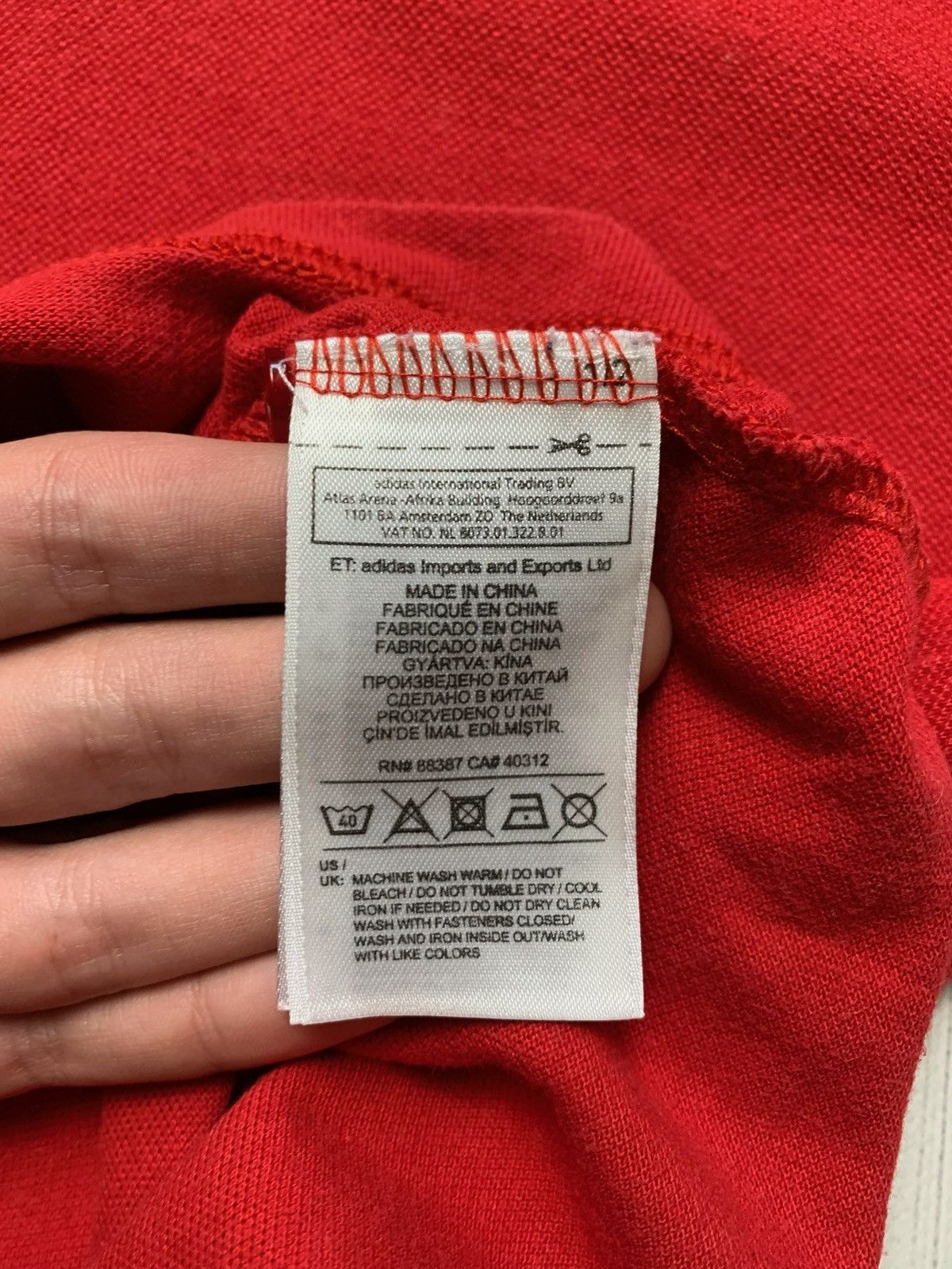Adidas × Vintage Vintage adidas Manchester United soccer jersey Champions L Size US L / EU 52-54 / 3 - 6 Thumbnail