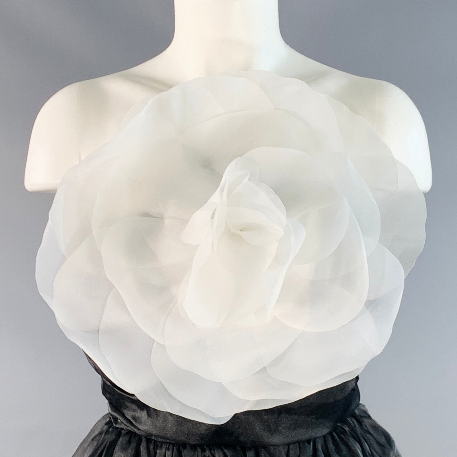 Cynthia Rowley Size 8 Black White Organza Flower Strapless Cocktail Dress Size M / US 6-8 / IT 42-44 - 2 Thumbnail