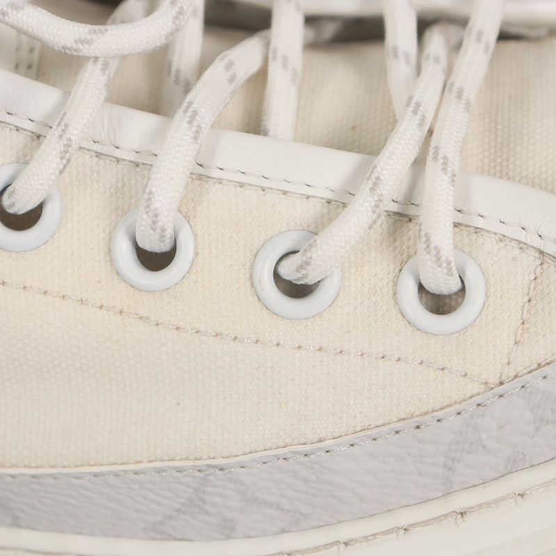 Louis Vuitton Louis Vuitton Monogram High-Top Sneakers in White - Size US 7 / EU 40 - 2 Thumbnail