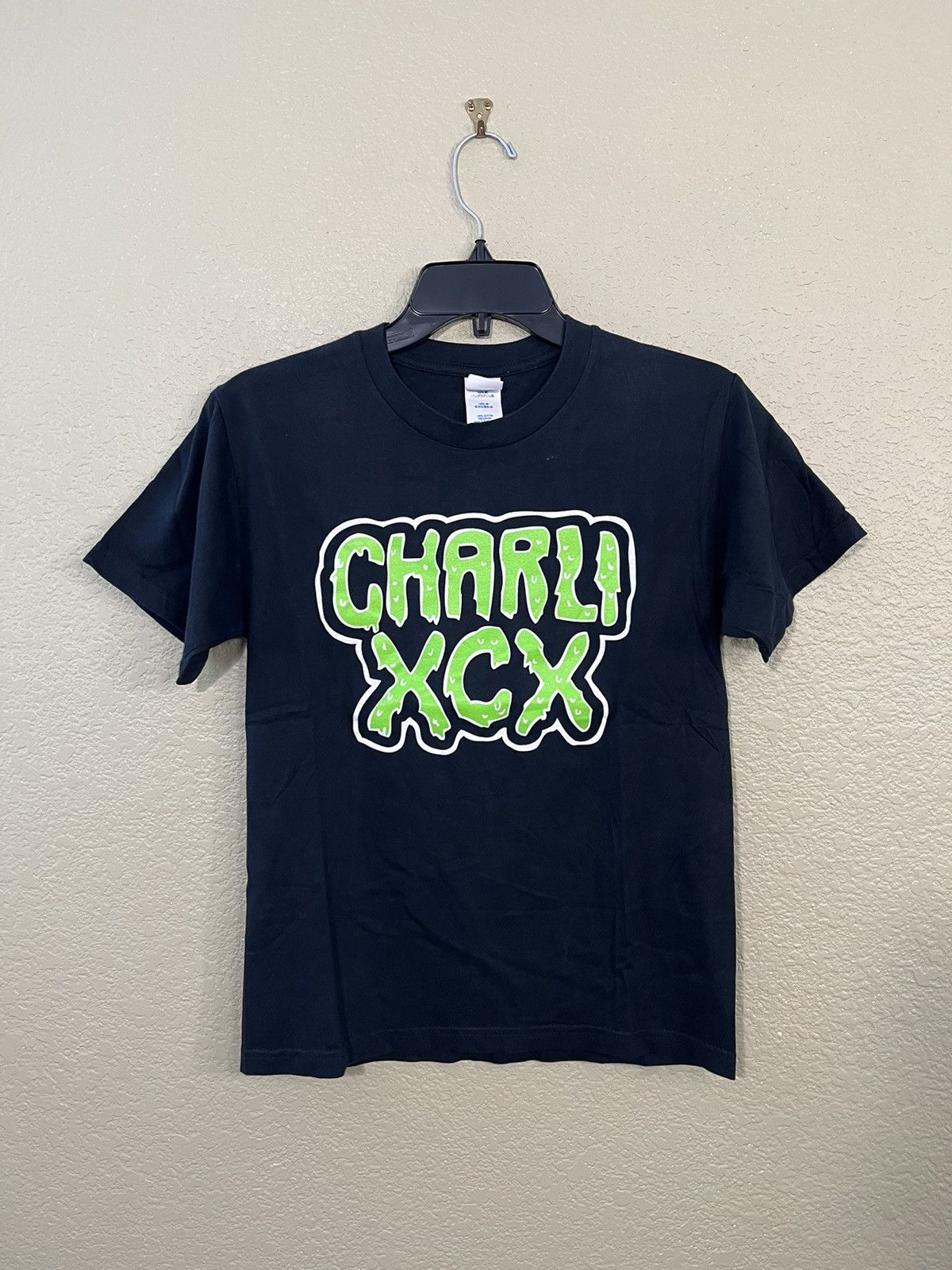 Band Tees Charli XCX True Romance Slime T-shirt XS Size US XS / EU 42 / 0 - 1 Thumbnail
