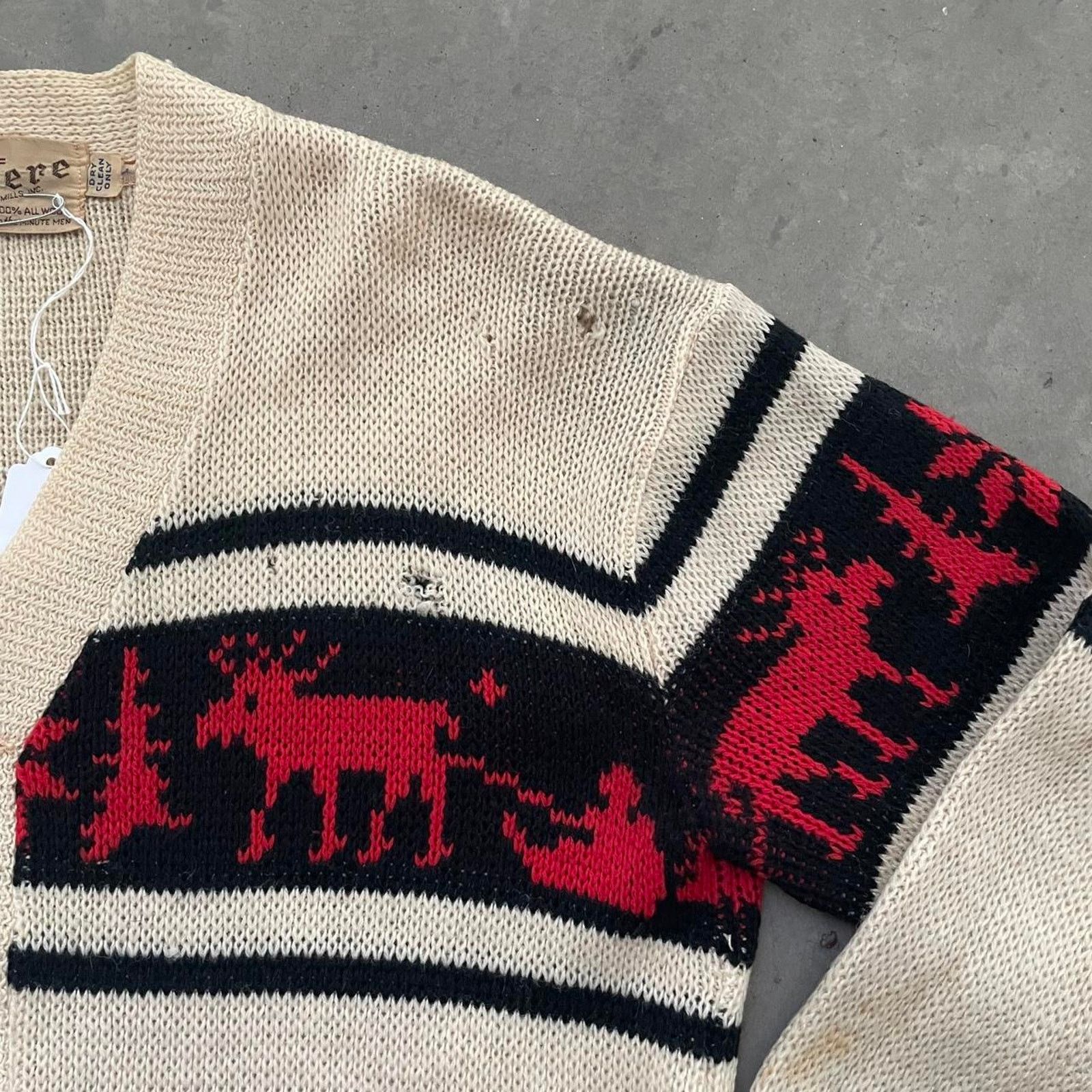 Vintage Vintage 60s Cream Christmas Reindeer Cardigan Sweater Size US S / EU 44-46 / 1 - 4 Thumbnail