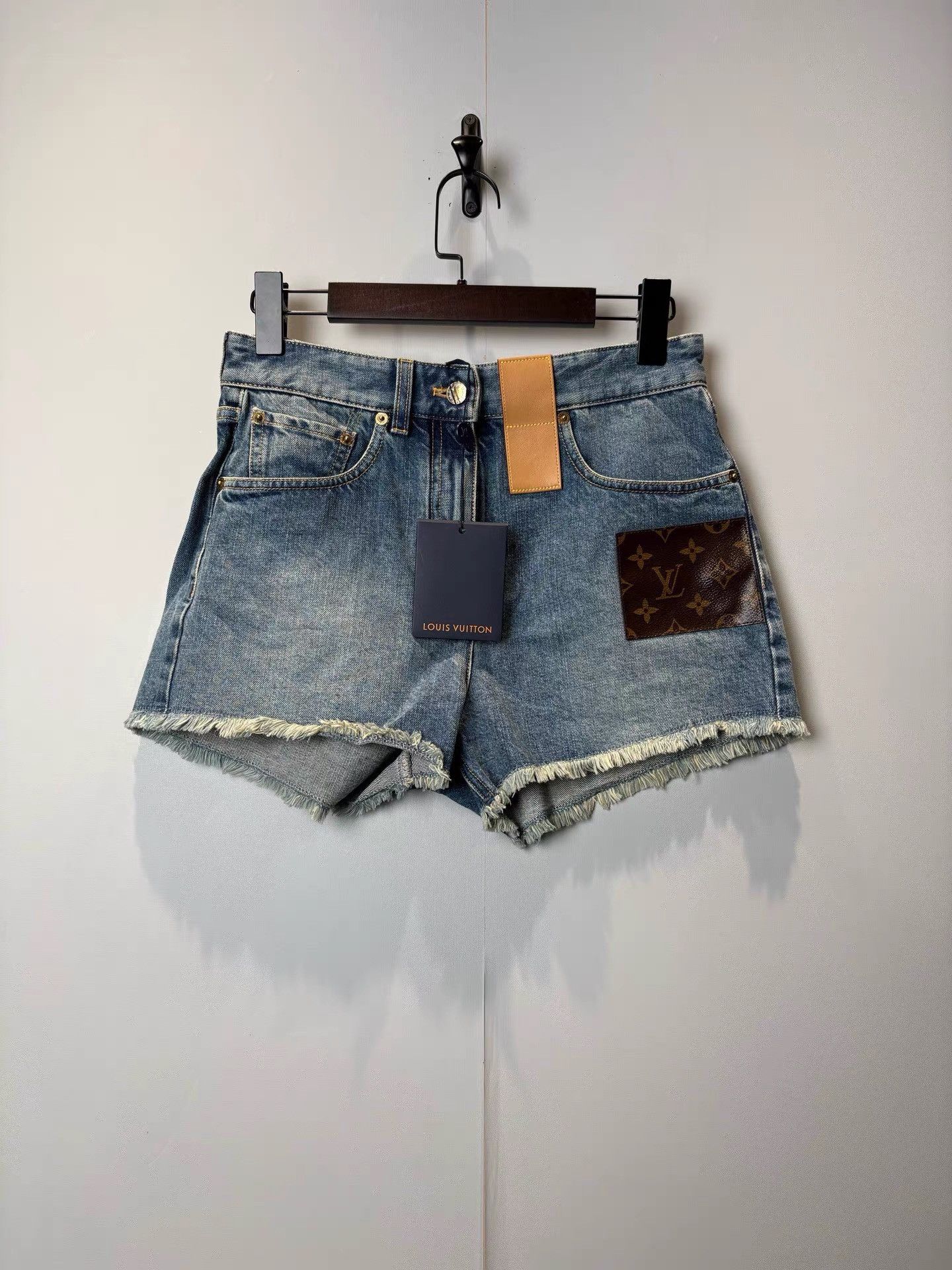 Louis Vuitton Louis Vuitton Monogram Leather Patch Denim Shorts K36 Size 25" / US 0 / IT 36 - 1 Thumbnail
