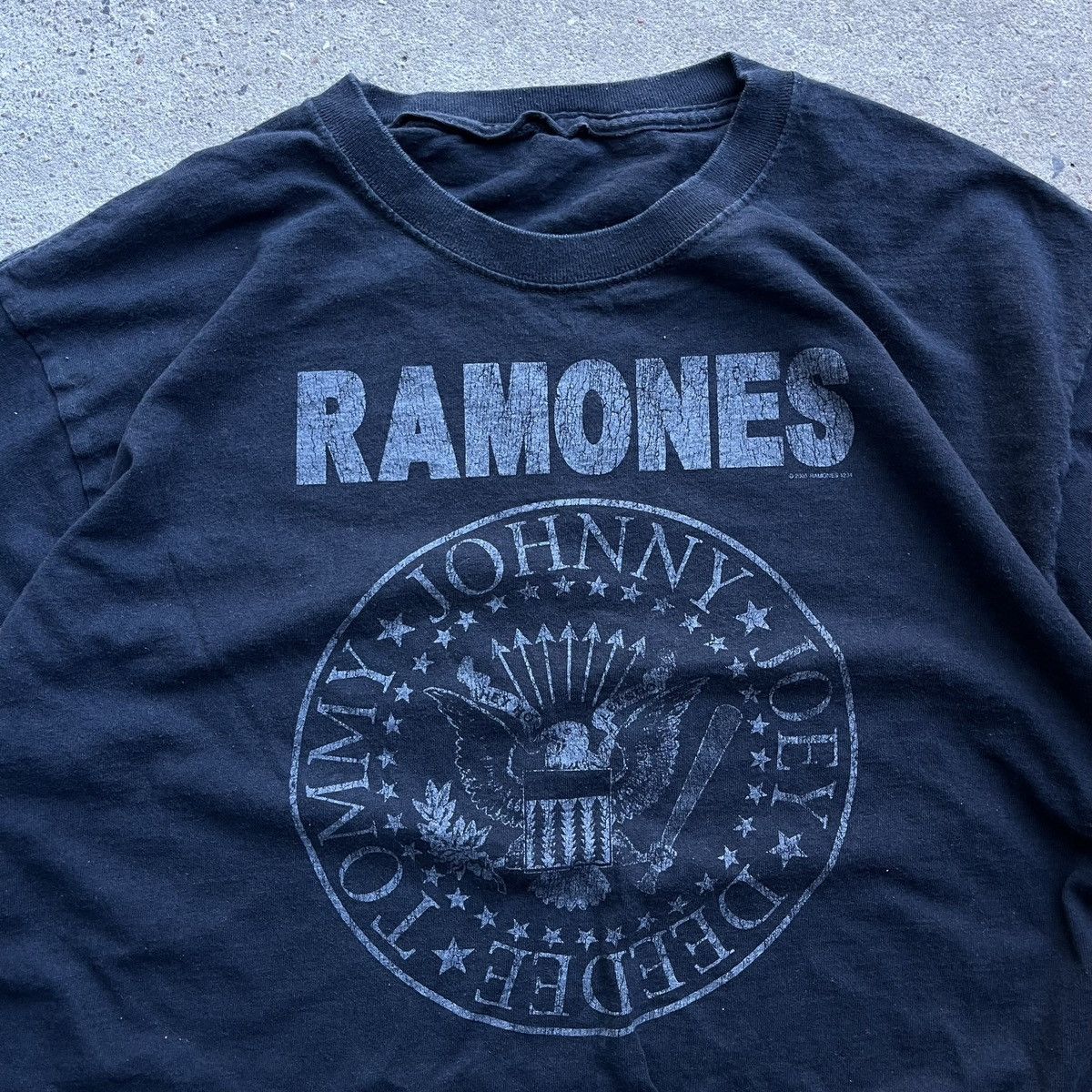 Band Tees × Vintage Vintage 2000’s Ramones Band Rock Tee Washed Hey Ho Lets Go Size US M / EU 48-50 / 2 - 3 Thumbnail
