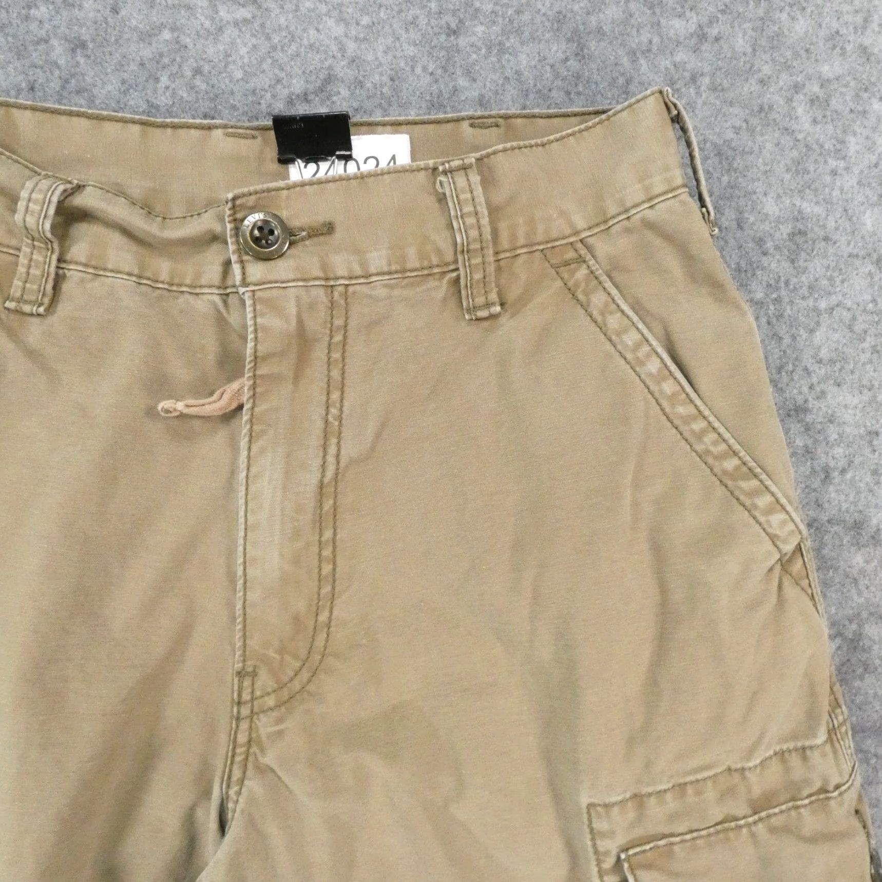 Levi's Levi's Cargo Shorts Mens 29 Flat Front Brown Inseam 11" Casual Size US 29 - 5 Thumbnail
