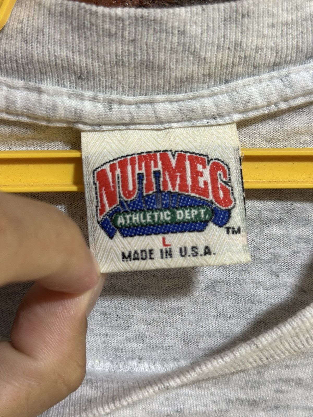 Nutmeg × Vintage Vintage Nutmeg Property Of Abc Sports Faded Tee Size US L / EU 52-54 / 3 - 4 Thumbnail