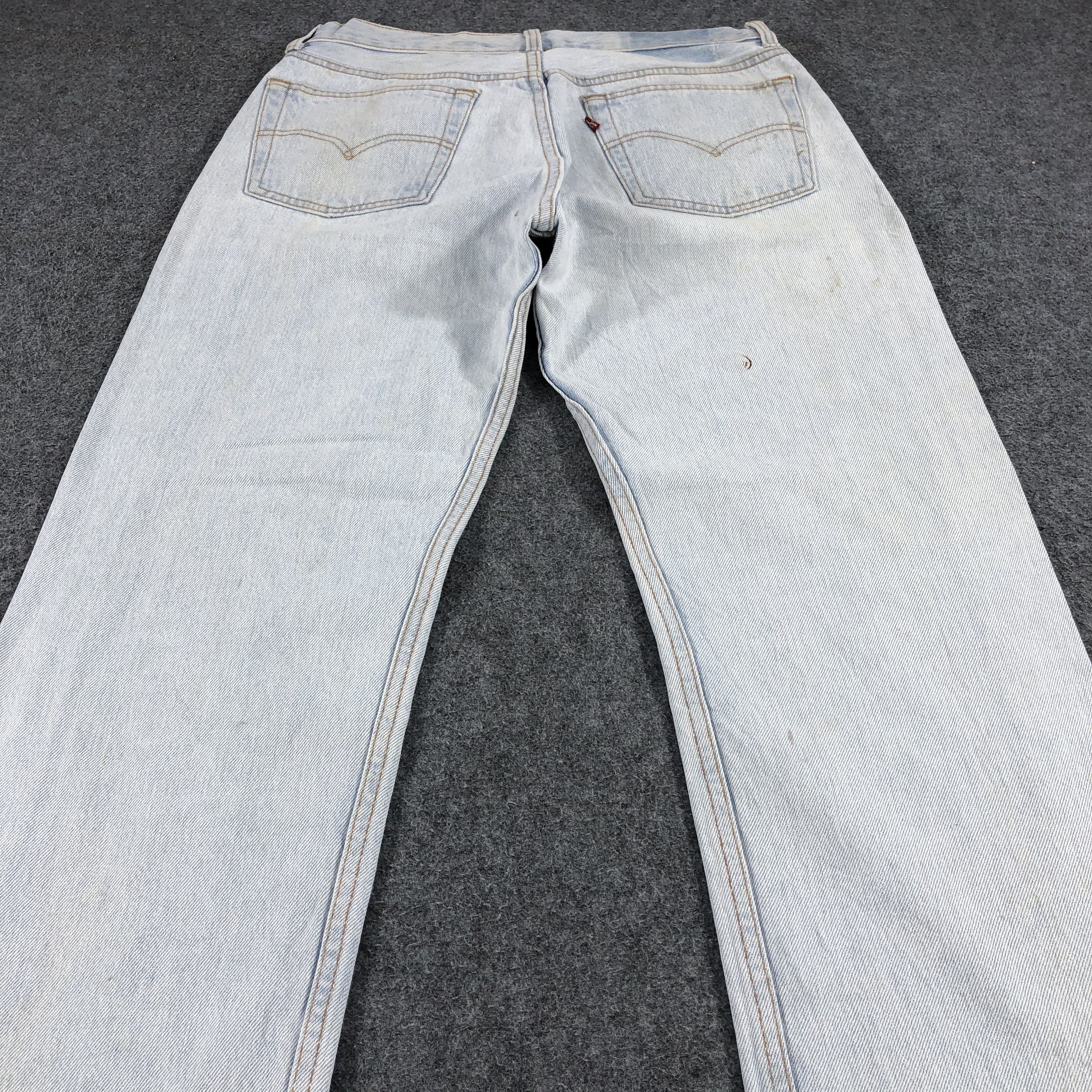 Levi's Vintage 90s Levis 501 Jeans Light Wash Denim KJ315 Size US 30 / EU 46 - 4 Thumbnail