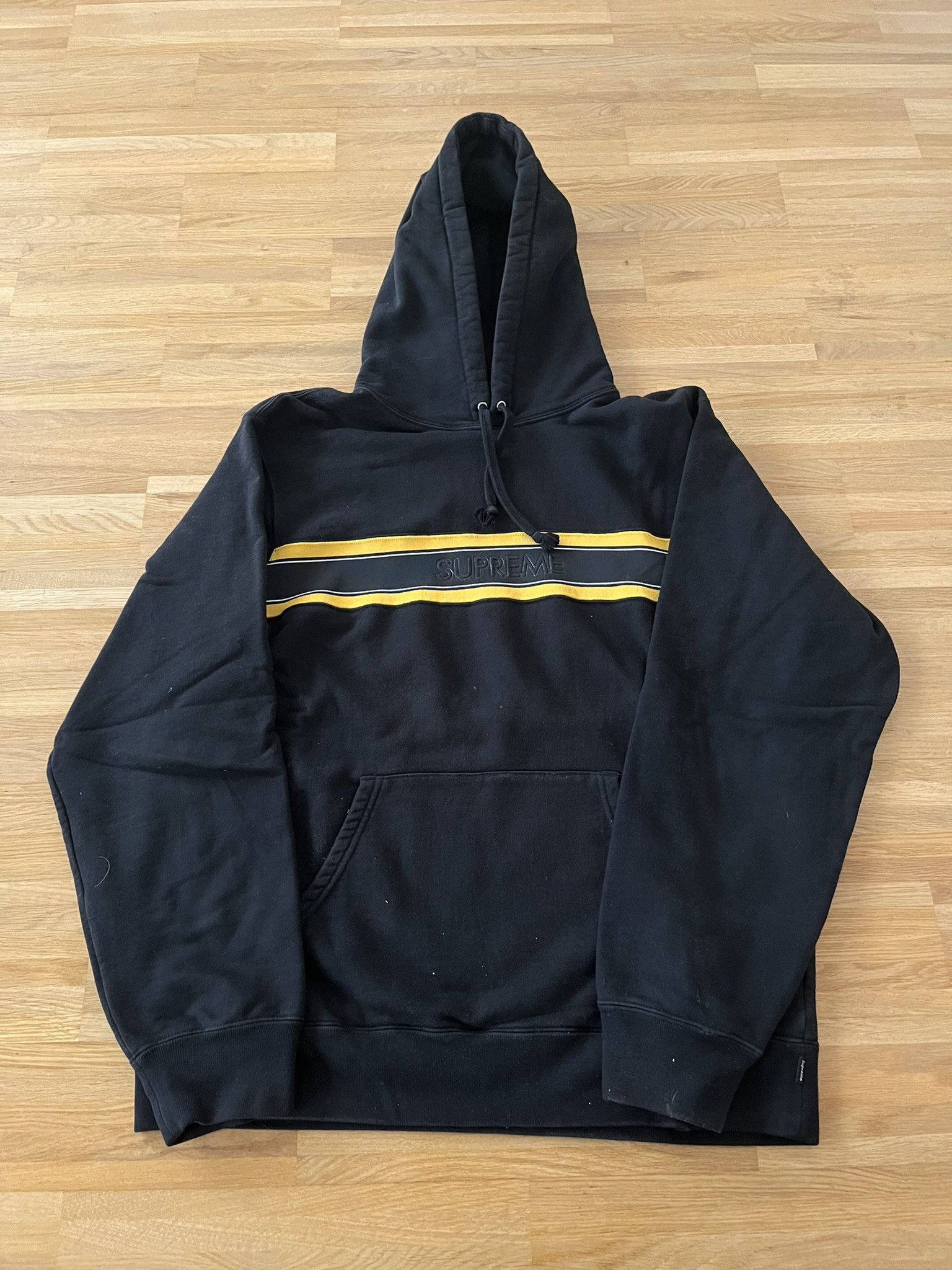 Supreme Supreme Chest Stripe Logo Hooded Sweatshirt Black XL Size US XL / EU 56 / 4 - 1 Thumbnail
