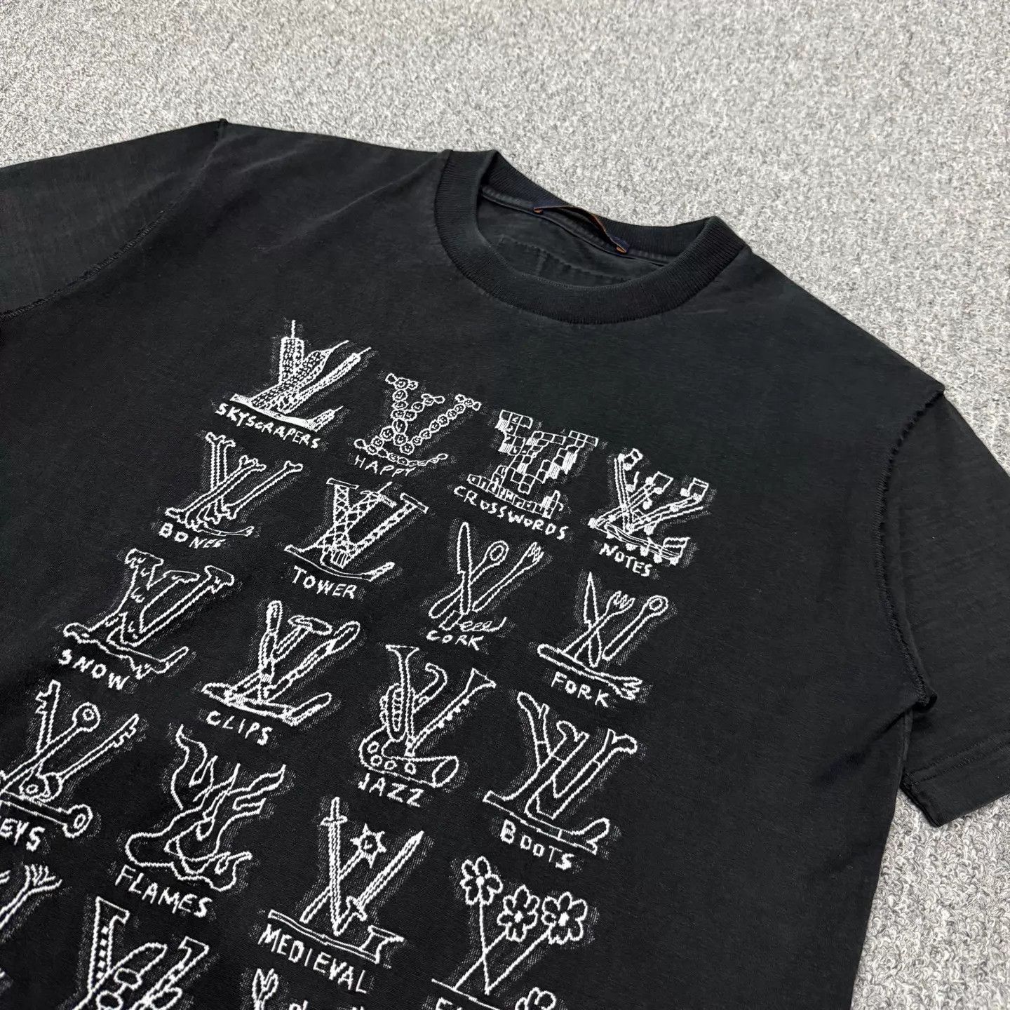 Louis Vuitton LOUIS VUITTON Black All-Over Gesture Print SS Tee S 99new Size US S / EU 44-46 / 1 - 3 Thumbnail