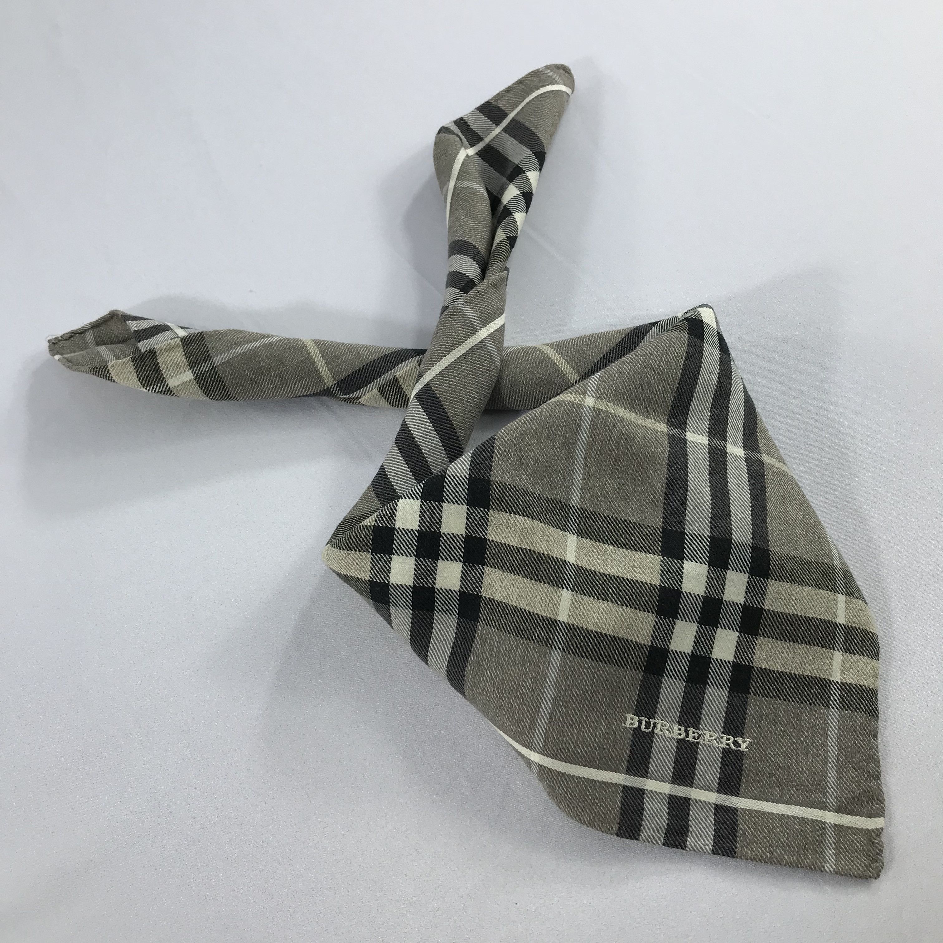 Burberry × Vintage Burberry Bandana / Handkerchief / Neckerchief - S2340 Size ONE SIZE - 5 Thumbnail