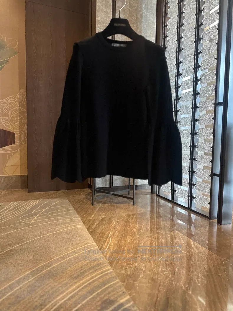 Valentino Valentino Black flared sleeve sweater Size S / US 4 / IT 40 - 1 Thumbnail