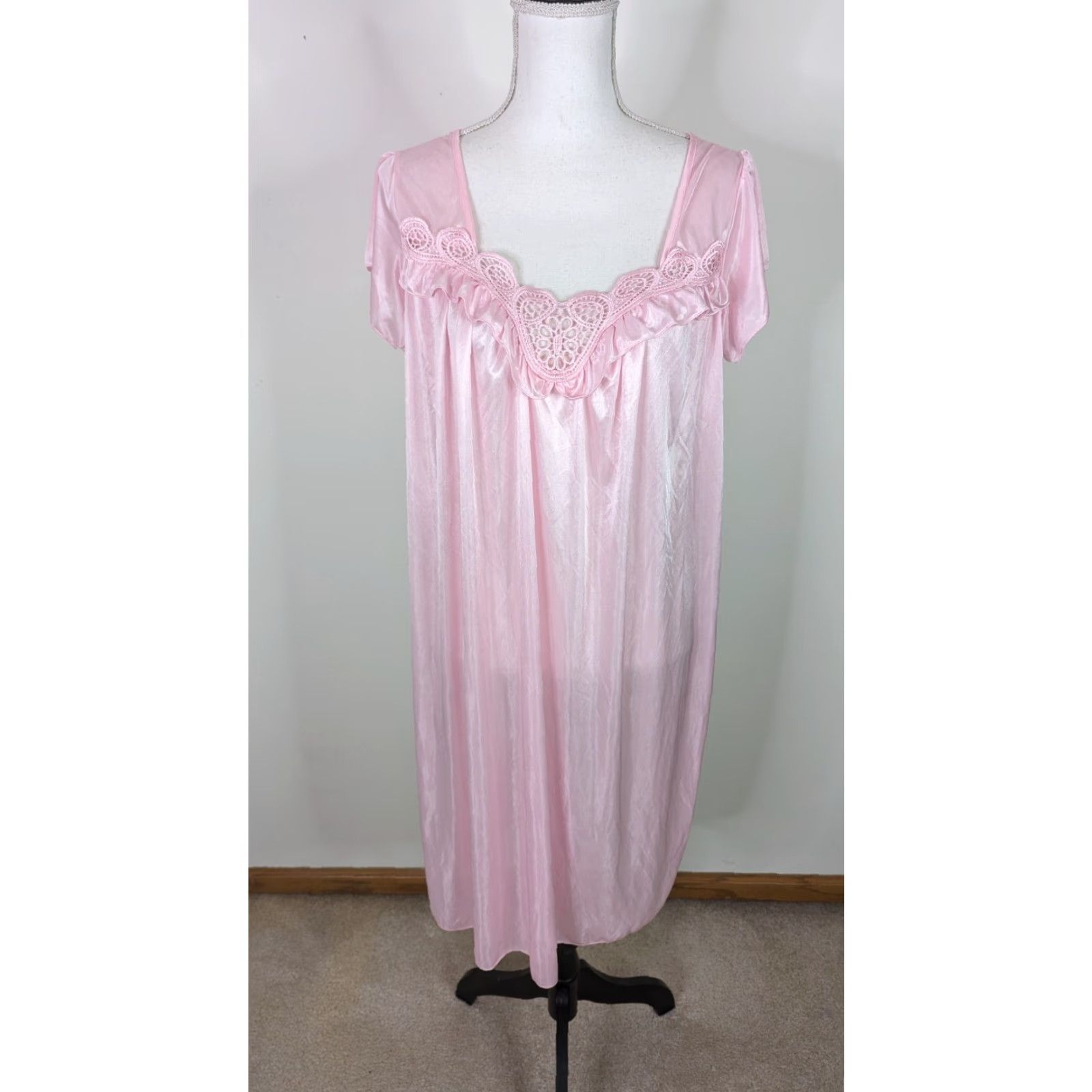 Vintage VINTAGE Nightgown Women Medium Pink Satin Gown Lingerie Sexy Dress 90s D2S Shark? Size M / US 6-8 / IT 42-44 - 2 Thumbnail