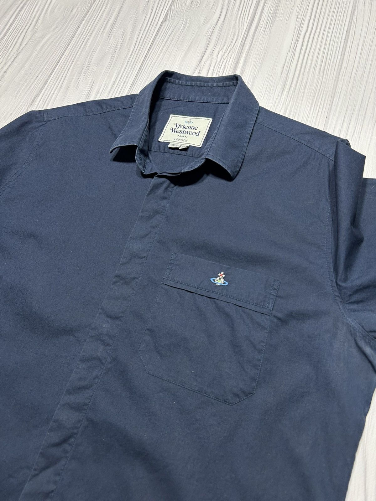 Vivienne Westwood Vivienne Westwood London Short Sleeve Shirt Size 52 Size US L / EU 52-54 / 3 - 7 Thumbnail