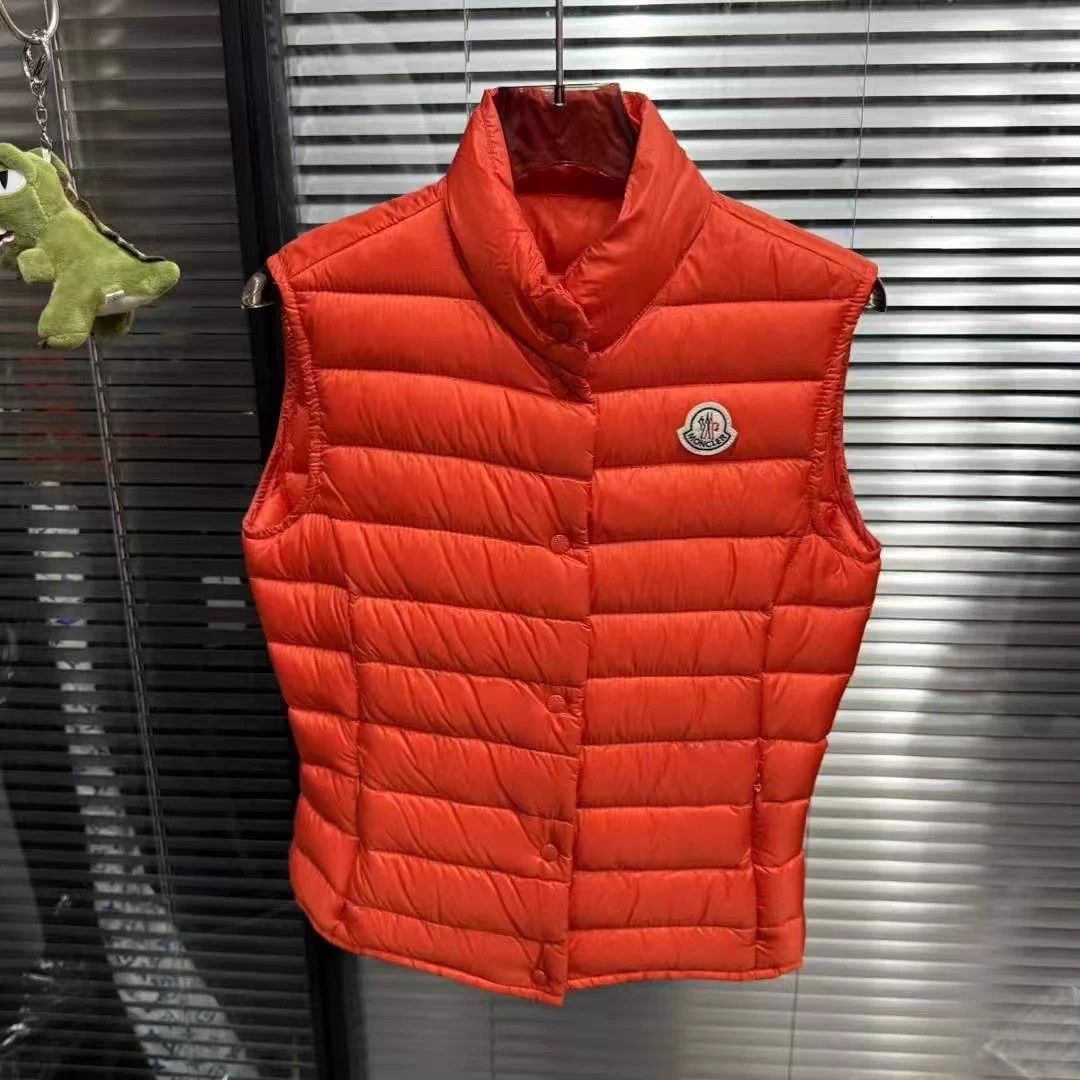 Moncler Moncler 95 New Orange Logo Puffer Jacket Size 0 Size XS / US 0-2 / IT 36-38 - 1 Thumbnail