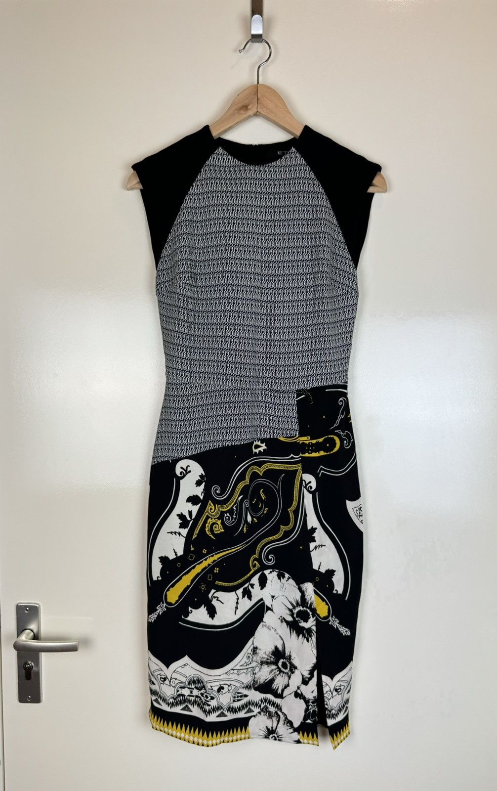 Etro Etro paisley floral pencil dress business lady overall gown Size XS / US 0-2 / IT 36-38 - 1 Thumbnail