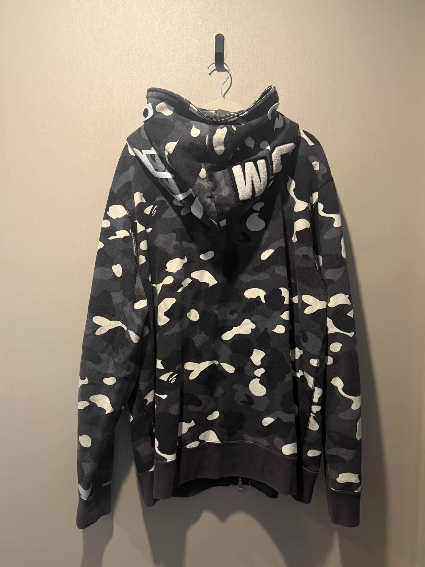Bape Camo Print Zip-Up Hoodie with Shark Design Size US XXL / EU 58 / 5 - 5 Thumbnail