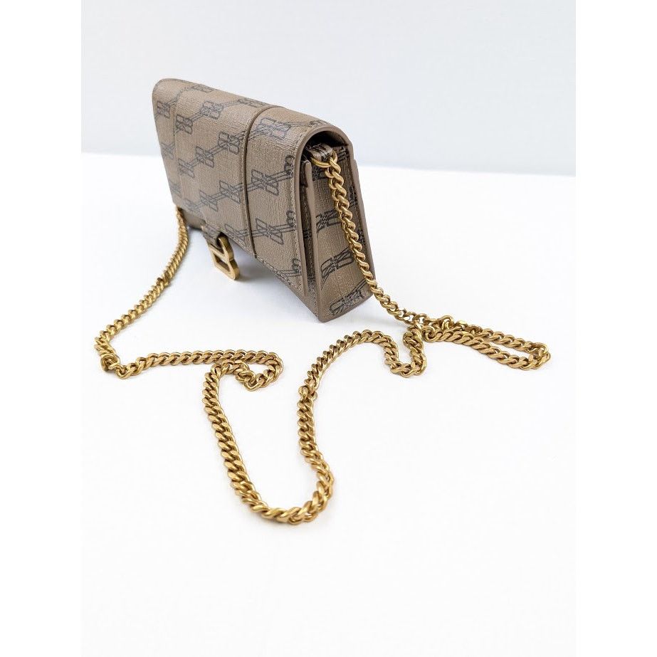 Balenciaga o1rshd1 Size: OS / BB Monogram Chain Shoulder Bag in Tan Size ONE SIZE - 13 Thumbnail