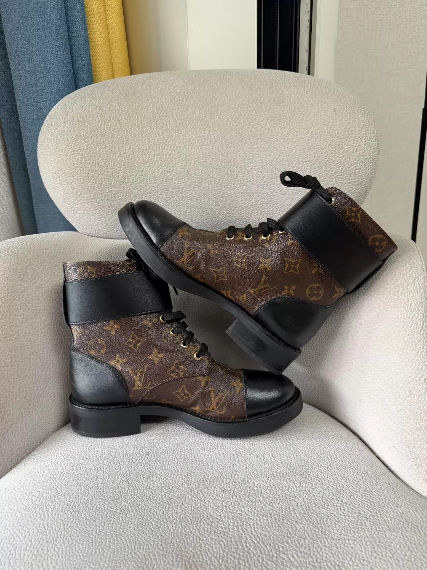 Louis Vuitton LV Wonderland Martin Boots Black/Brown Monogram 38.5 NM Size US 8 / IT 38 - 5 Thumbnail