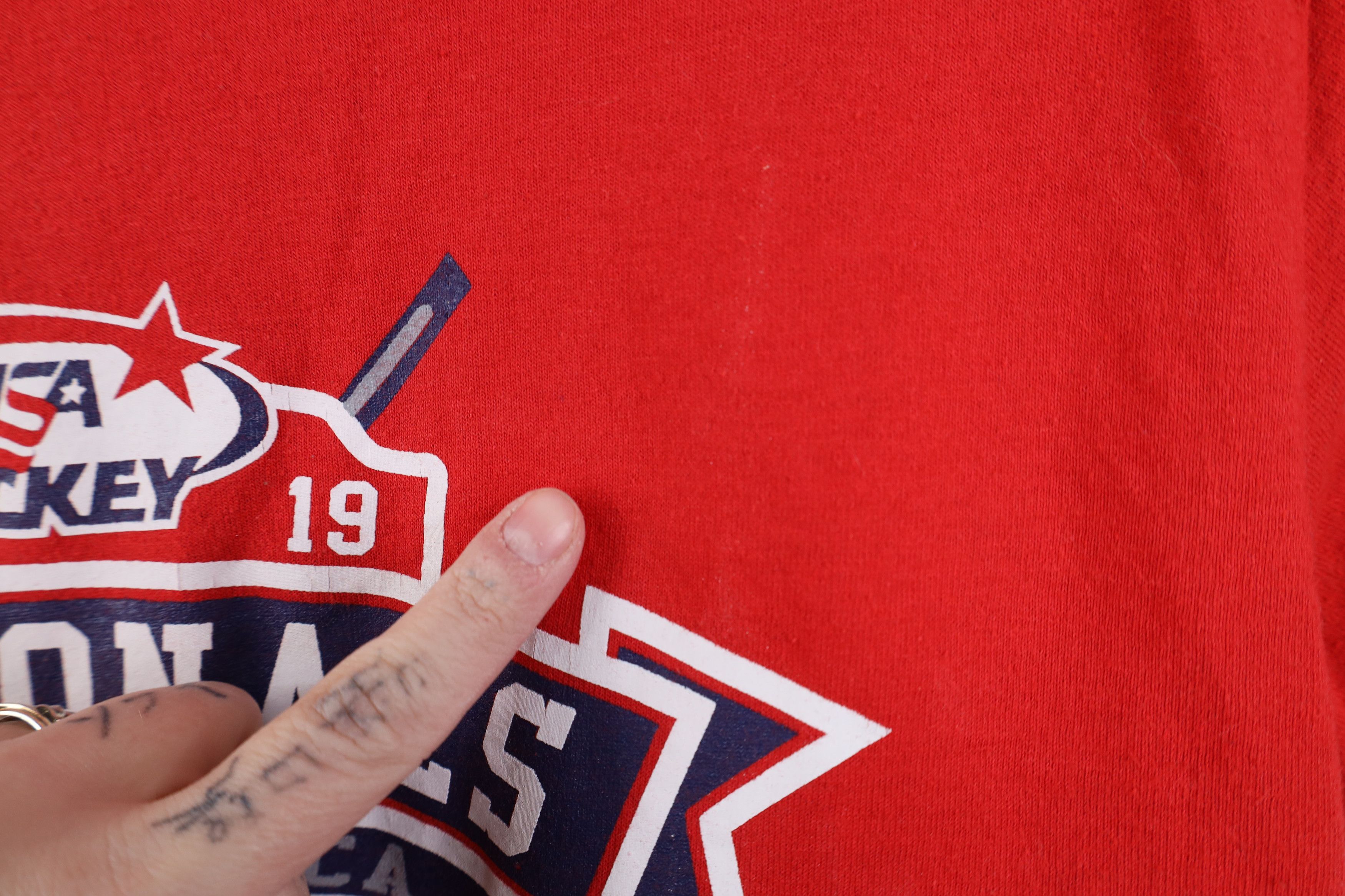 Vintage Y2K USA Hockey Nationals Short Sleeve T-Shirt Red Cotton Size US S / EU 44-46 / 1 - 5 Thumbnail