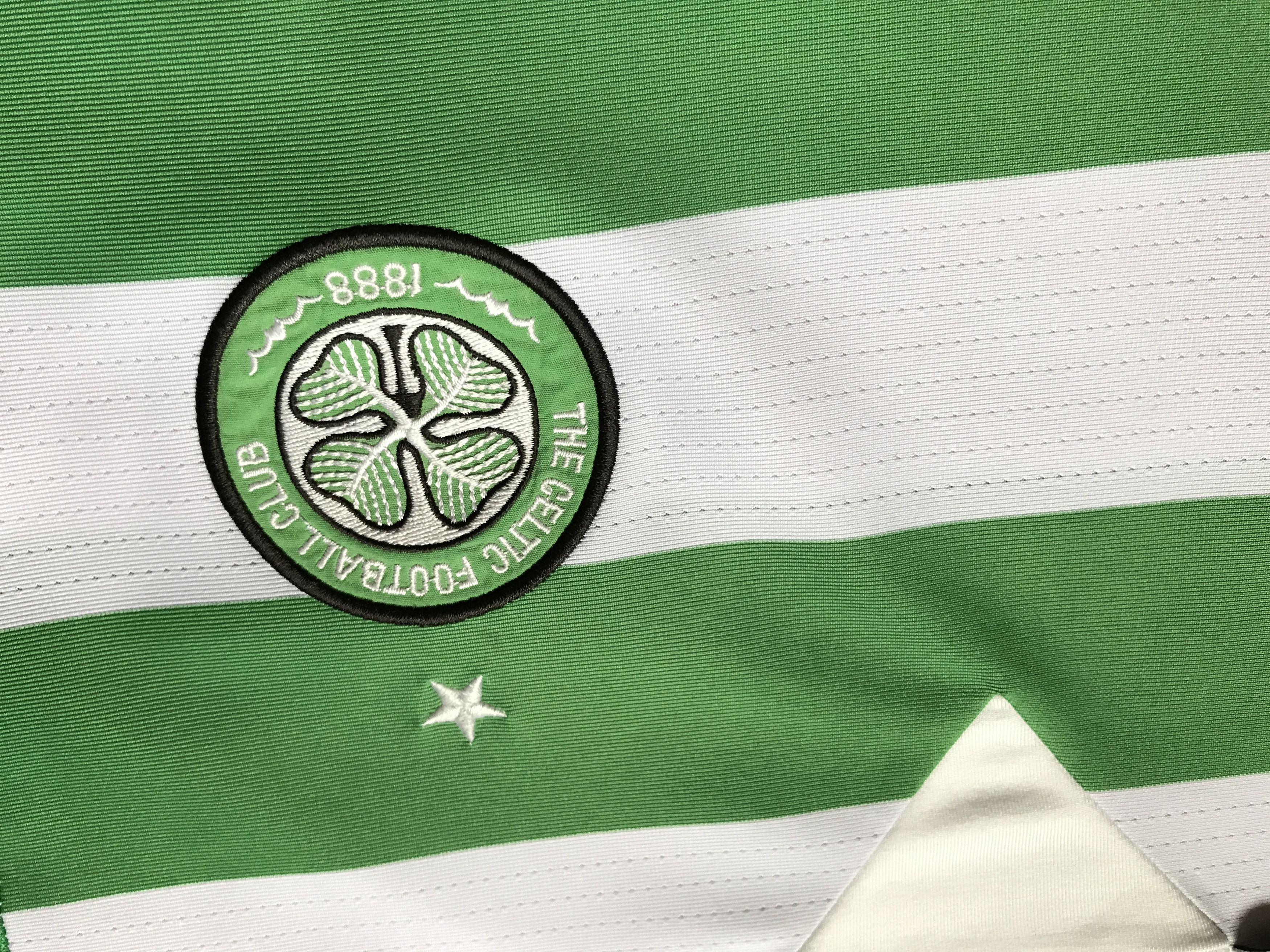 Umbro Vintage Umbro Celtic Home Shirt 2004-2006 Size US S / EU 44-46 / 1 - 5 Thumbnail