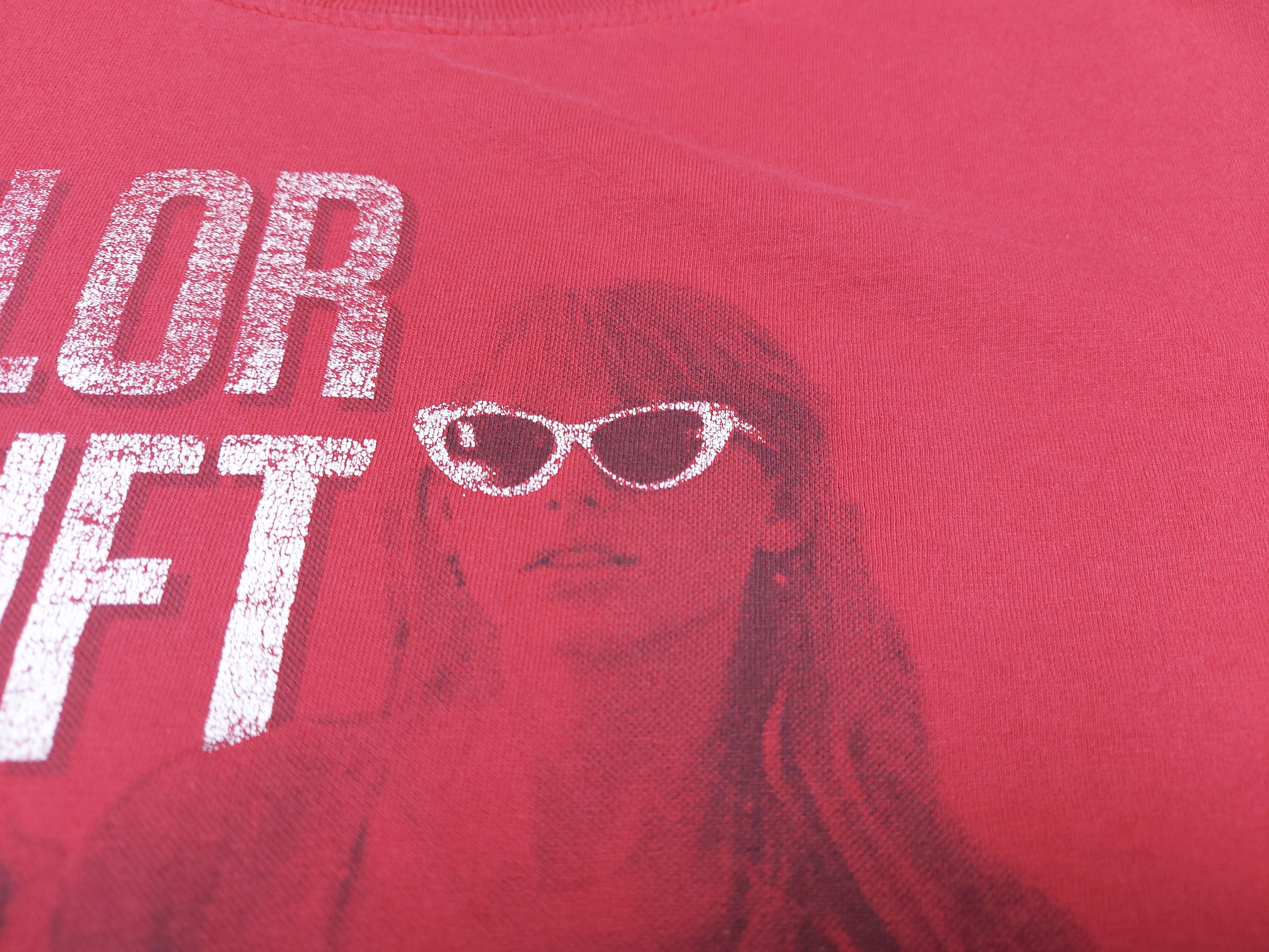 Band Tees Vintage Taylor Swift Red Tour 2013 Double-Sided TEE Size US L / EU 52-54 / 3 - 6 Thumbnail