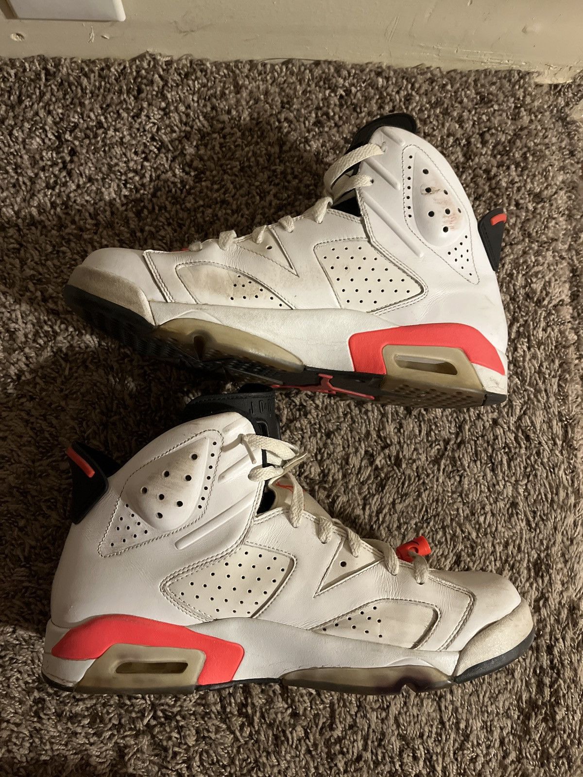 Jordan Brand × Nike Jordan six white infrared 2013 Size US 10.5 / EU 43-44 - 2 Thumbnail