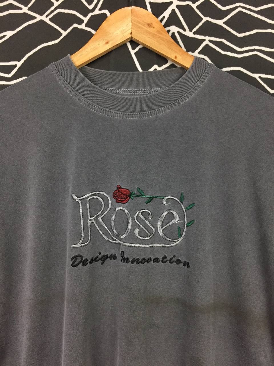 Vintage Vtg Rose Design Innovation Embroidered Logo Tee Size US L / EU 52-54 / 3 - 3 Thumbnail