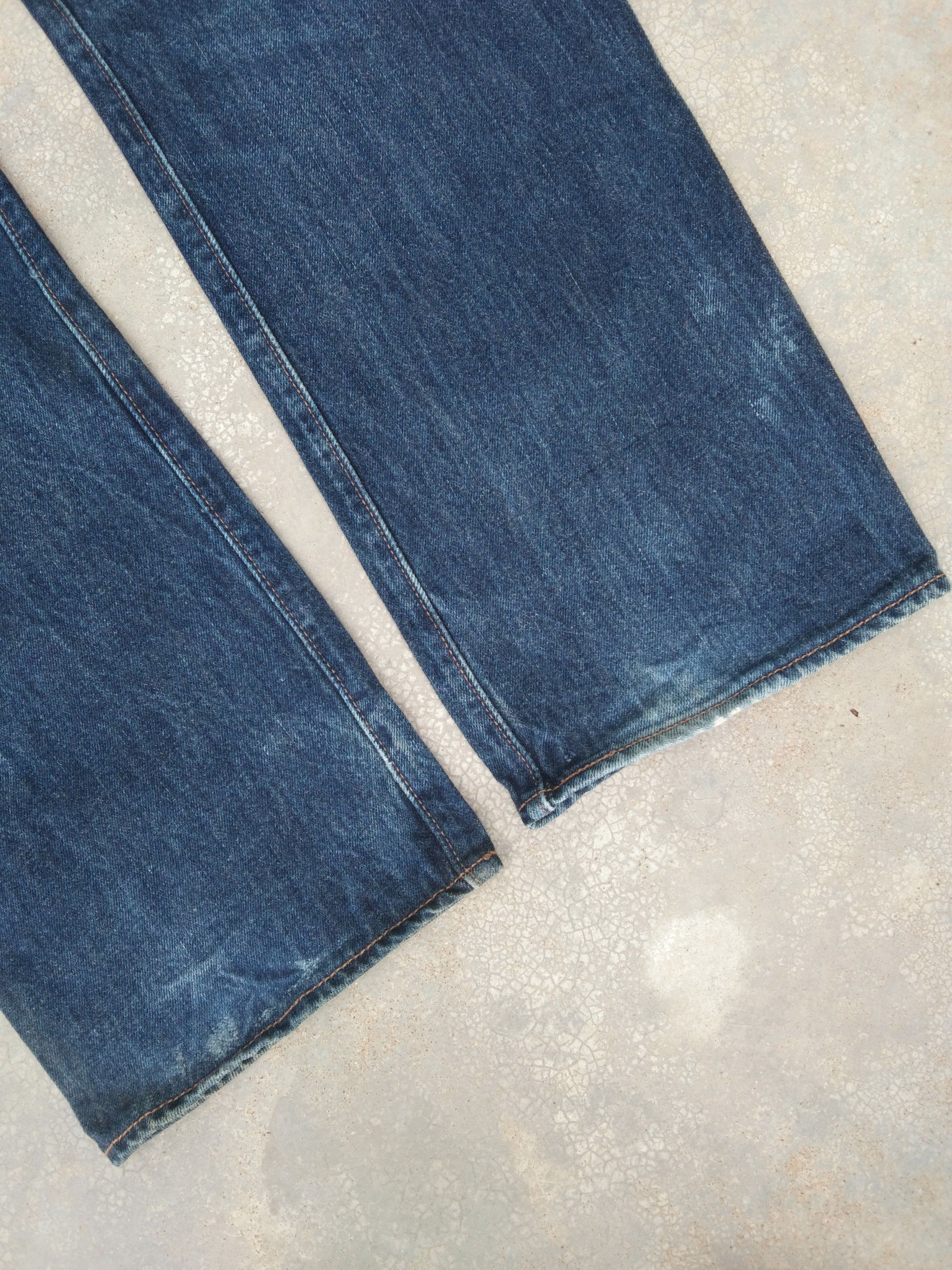 Levi's Vintage Levi's 501 Faded Blue Straight Leg Jeans 36x32 Size US 36 / EU 52 - 5 Thumbnail