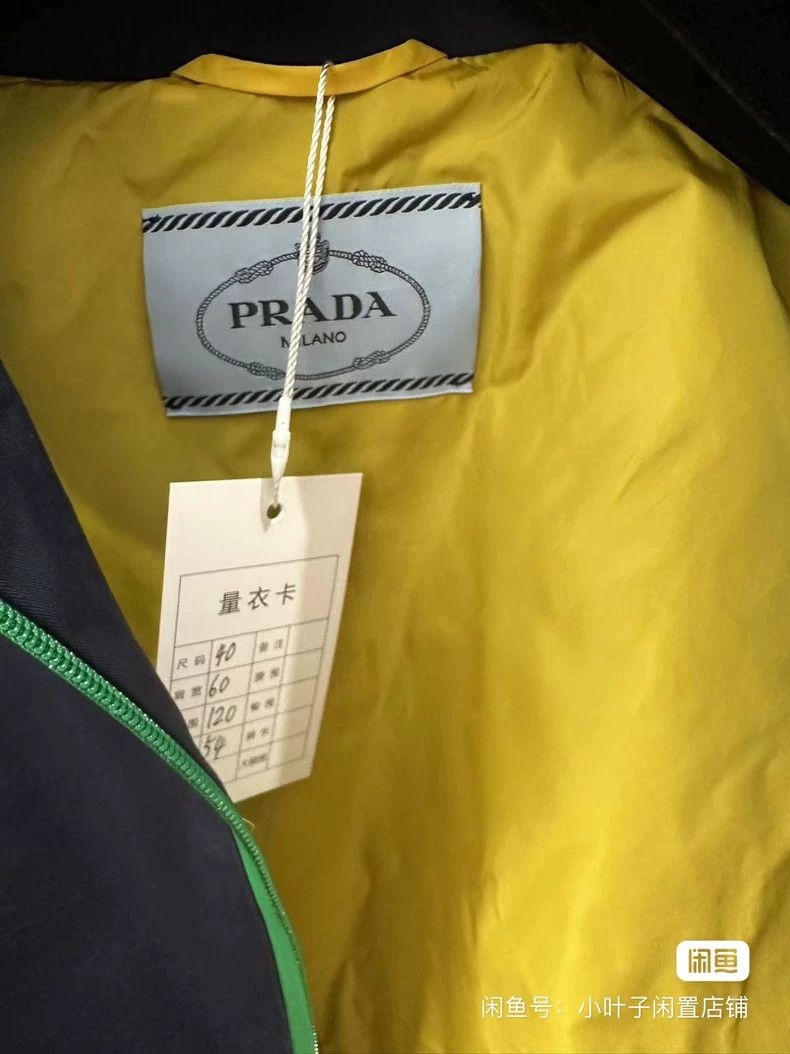 Prada Prada Triangle coat 2502-Nextarrow Size US XXS / EU 40 - 4 Thumbnail