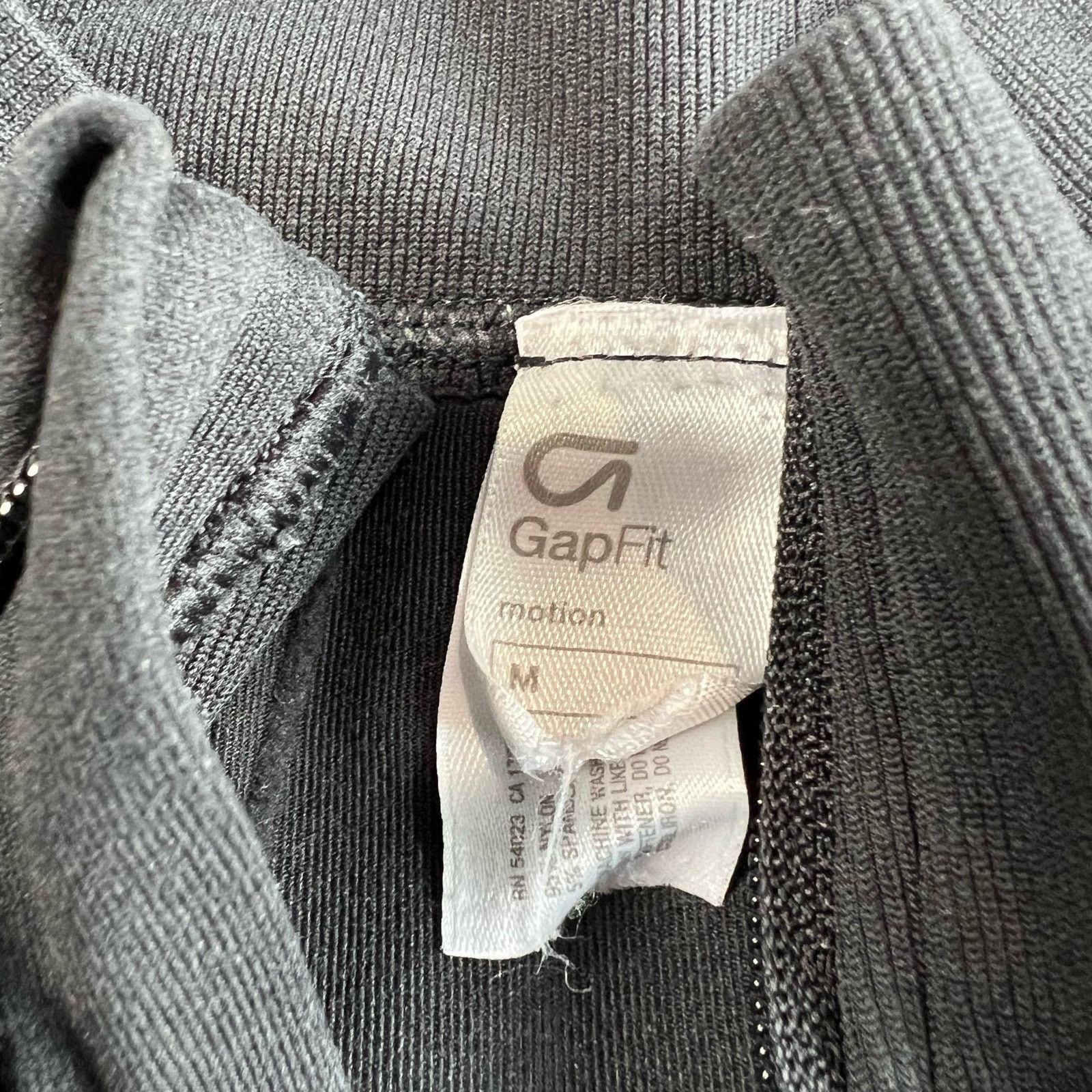 Gap GAP Fit Motion Women's Medium Running Fitted Jacket Black Size M / US 6-8 / IT 42-44 - 4 Thumbnail