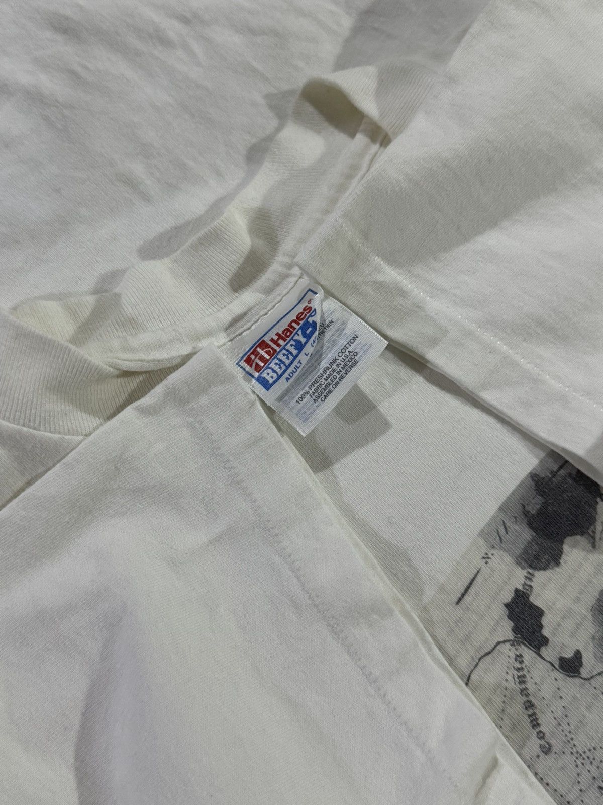Vintage Vintage 90sMaría Martinez-Cañas Dislocations Finland Art Tee Size US L / EU 52-54 / 3 - 9 Thumbnail