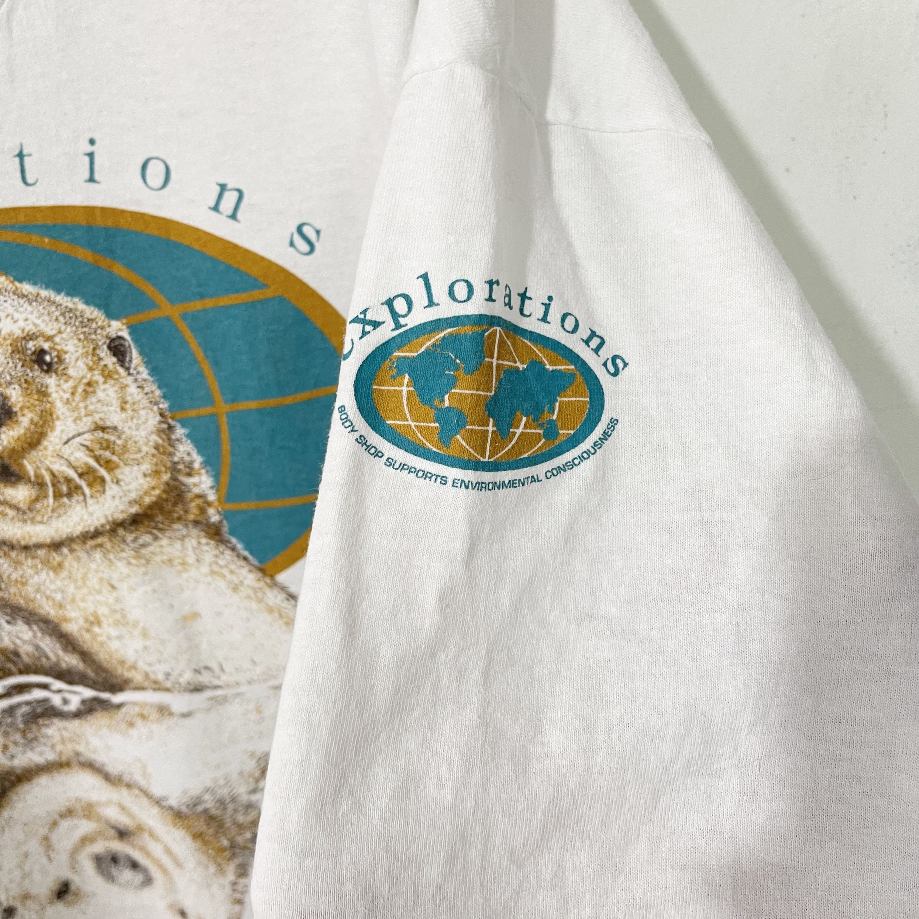 Vintage Vintage 90s Sea Otter T-Shirt Size US L / EU 52-54 / 3 - 4 Thumbnail