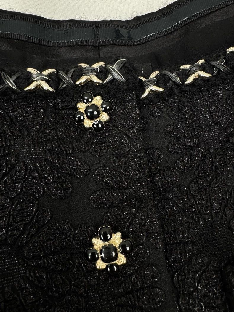 Chanel Handmade Black OffShoulder Chanel Jacket -2505 Size M / US 6-8 / IT 42-44 - 2 Thumbnail