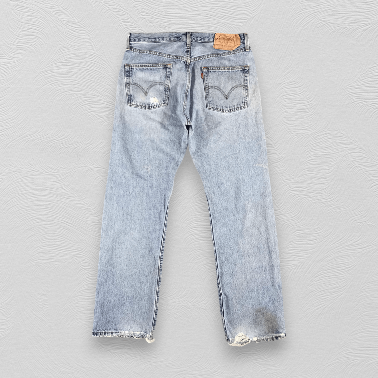 Levi's Vintage Levi's 501 Jeans Distress Medium Wash Denim KJ863 Size US 33 - 2 Thumbnail